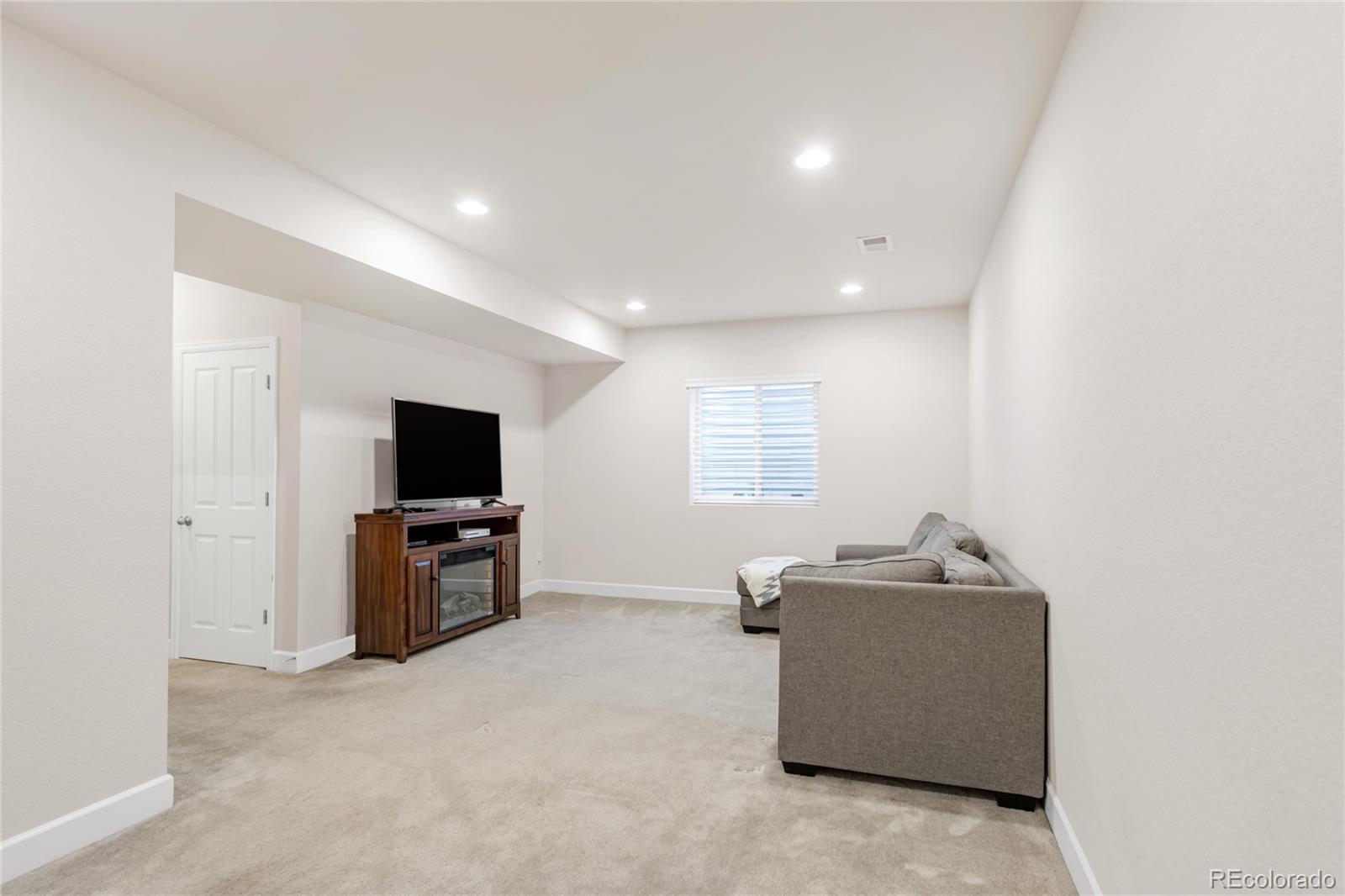 MLS Image #21 for 5032 s valdai way,aurora, Colorado