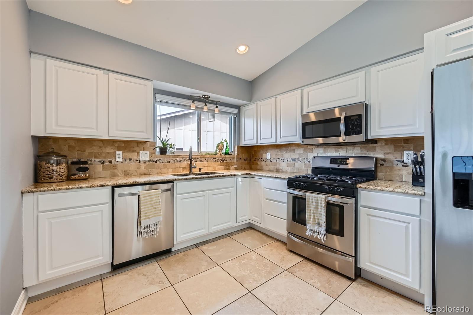 MLS Image #7 for 15835 e oxford avenue,aurora, Colorado