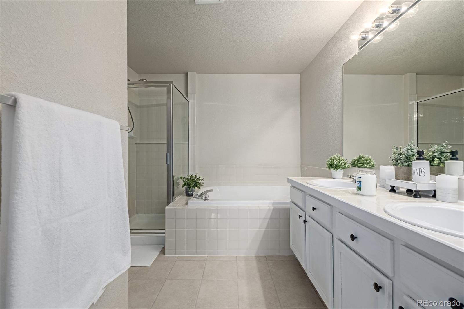 MLS Image #11 for 10722 w 54th place,arvada, Colorado