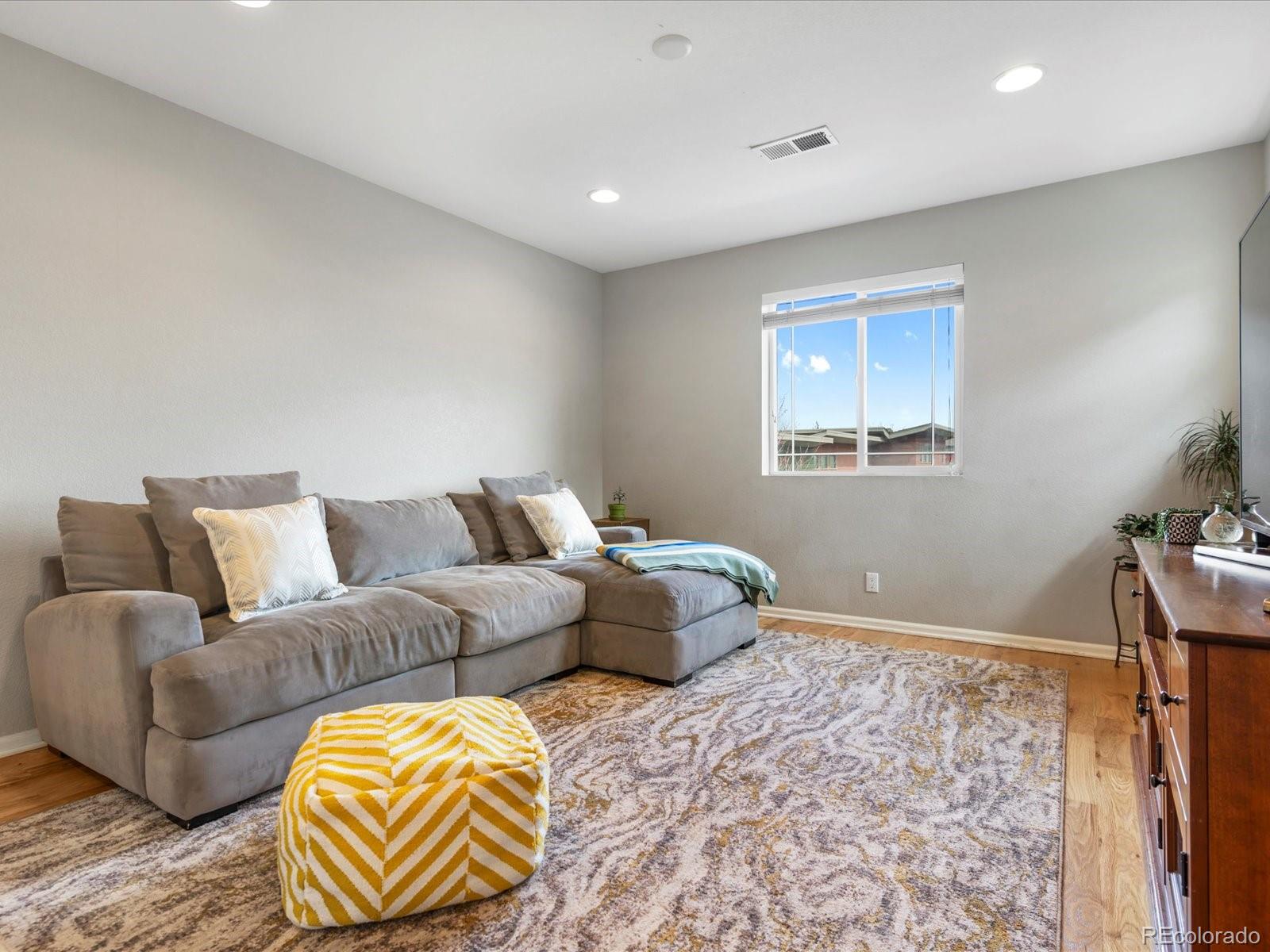 MLS Image #17 for 11049 e 28th place,denver, Colorado