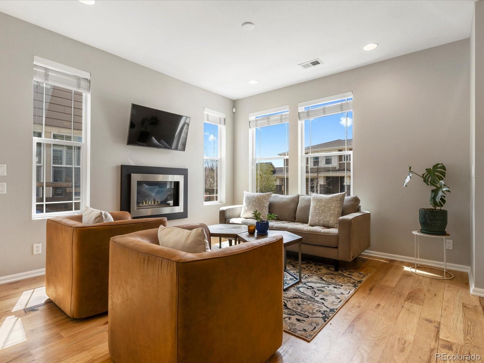 MLS Image #5 for 11049 e 28th place,denver, Colorado