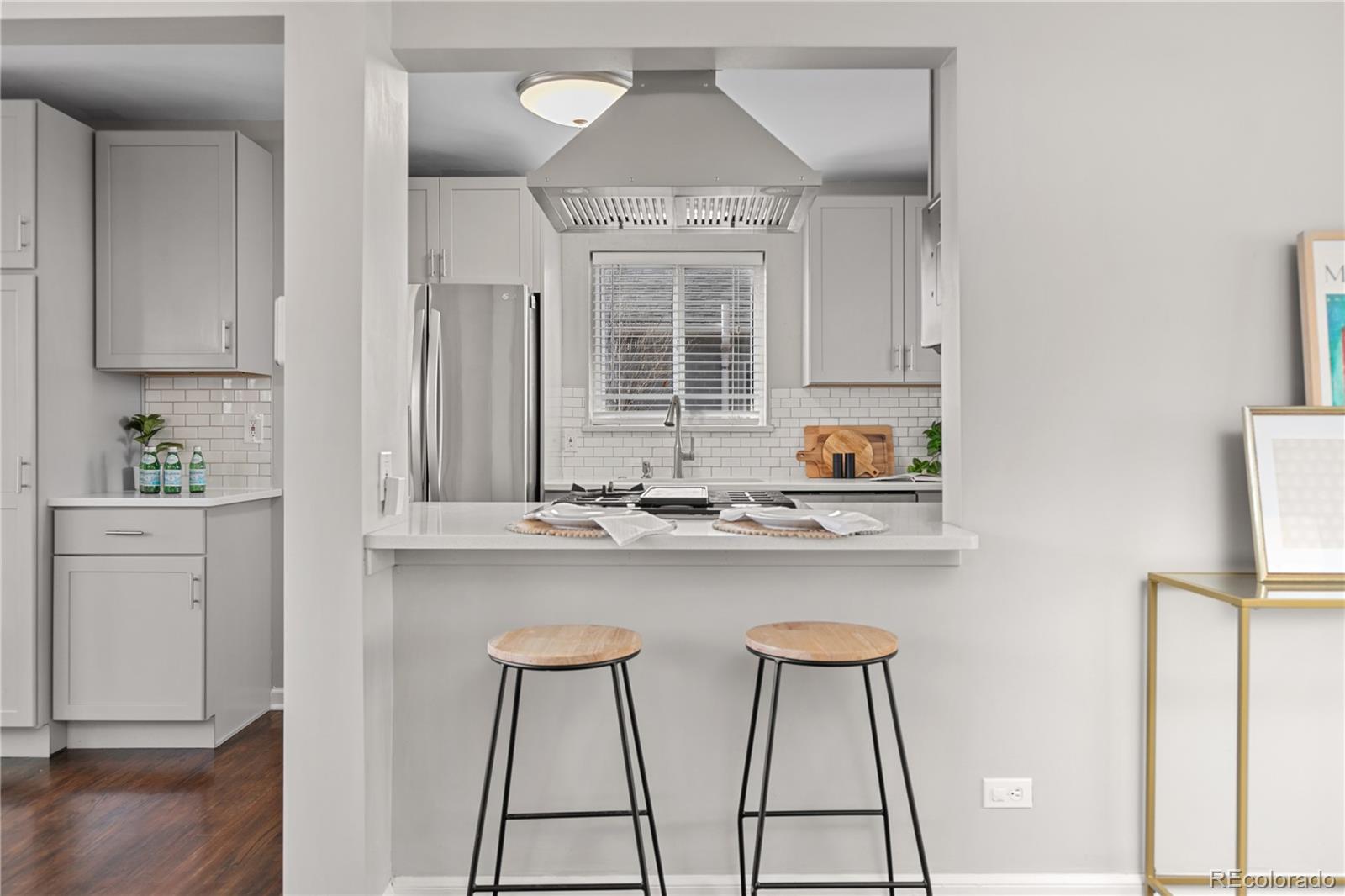 MLS Image #3 for 2950  hudson street,denver, Colorado