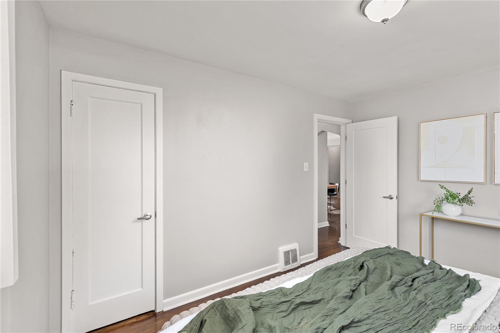 MLS Image #9 for 2950  hudson street,denver, Colorado
