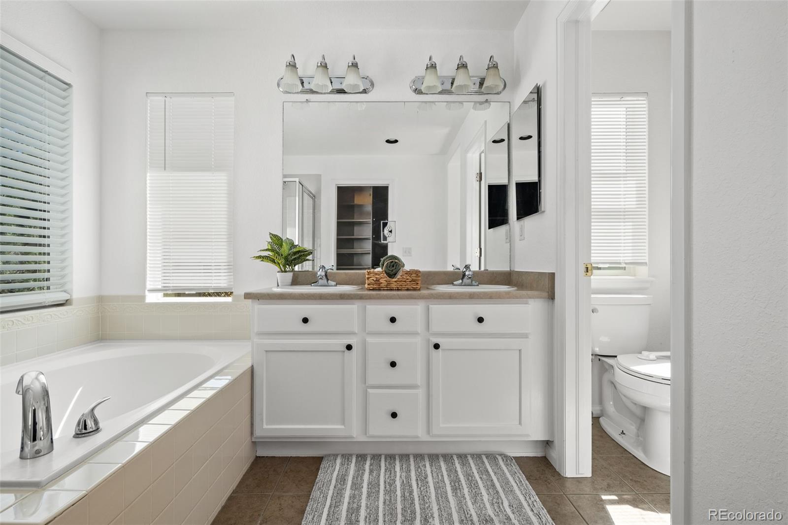 MLS Image #23 for 10570  atwood circle,highlands ranch, Colorado