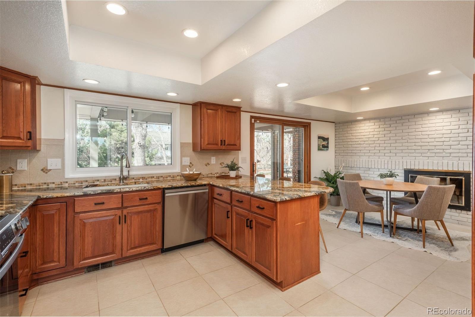 MLS Image #10 for 9502 e lake circle,greenwood village, Colorado