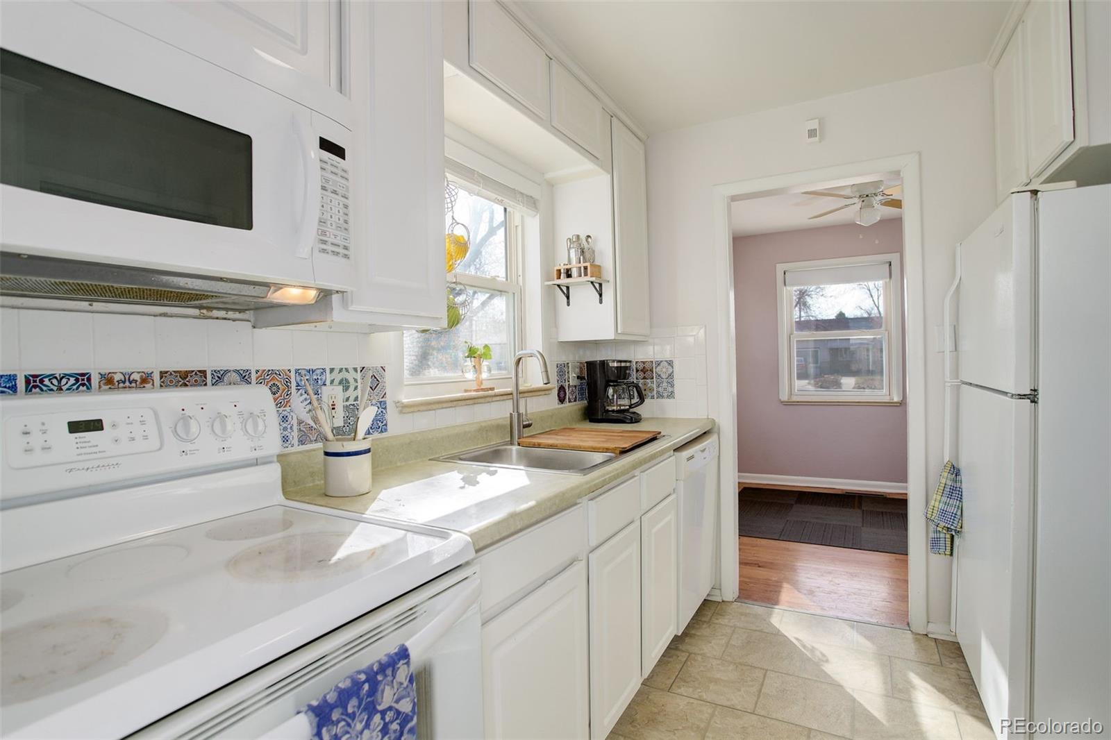 MLS Image #13 for 3340 s elm street,denver, Colorado