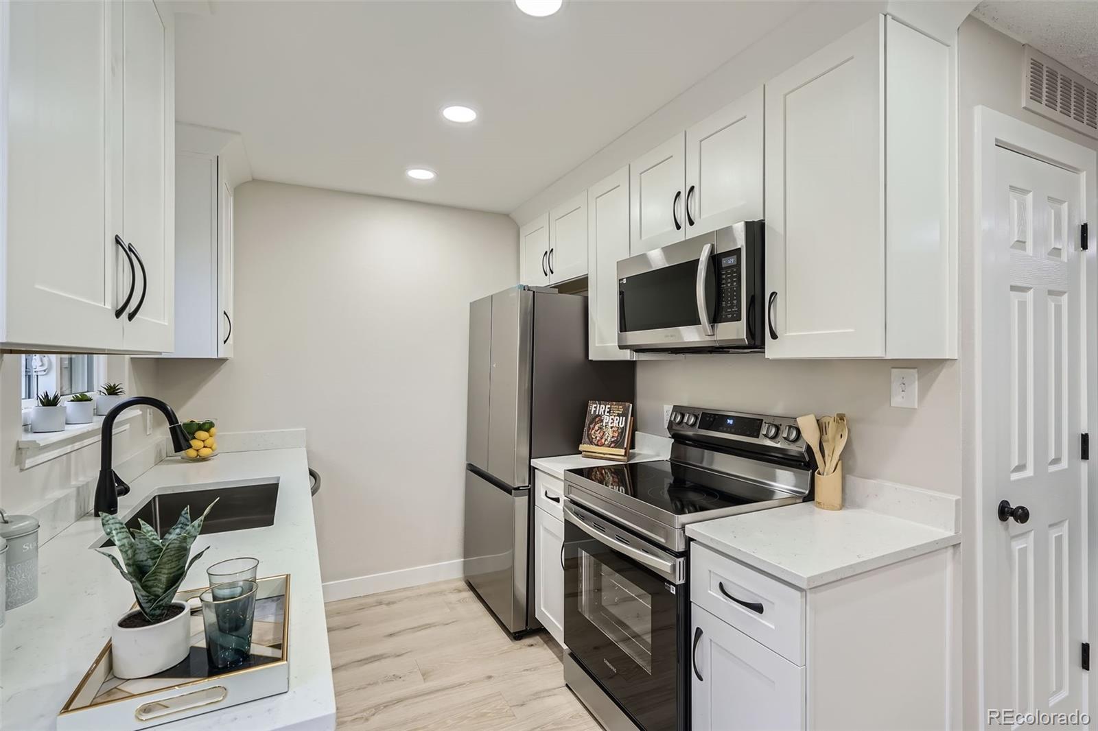 MLS Image #10 for 17443 e temple drive,aurora, Colorado