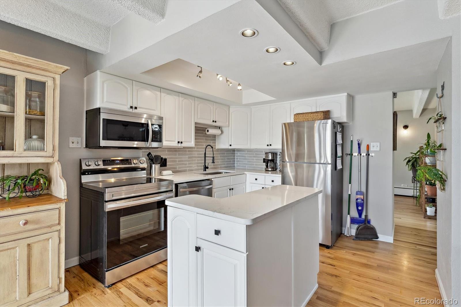 MLS Image #8 for 33 n corona street 401,denver, Colorado