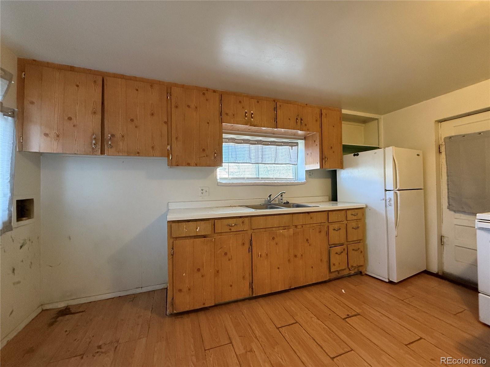 MLS Image #3 for 1101  sickles street,monte vista, Colorado