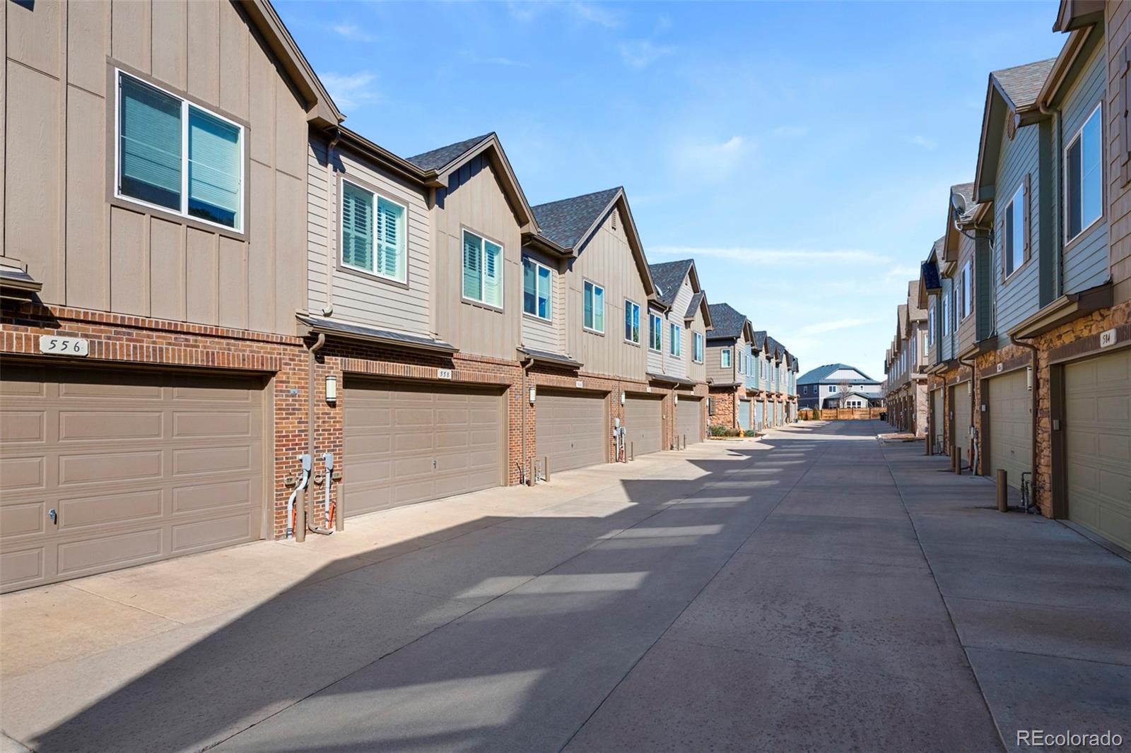 MLS Image #14 for 558 e dry creek place,littleton, Colorado
