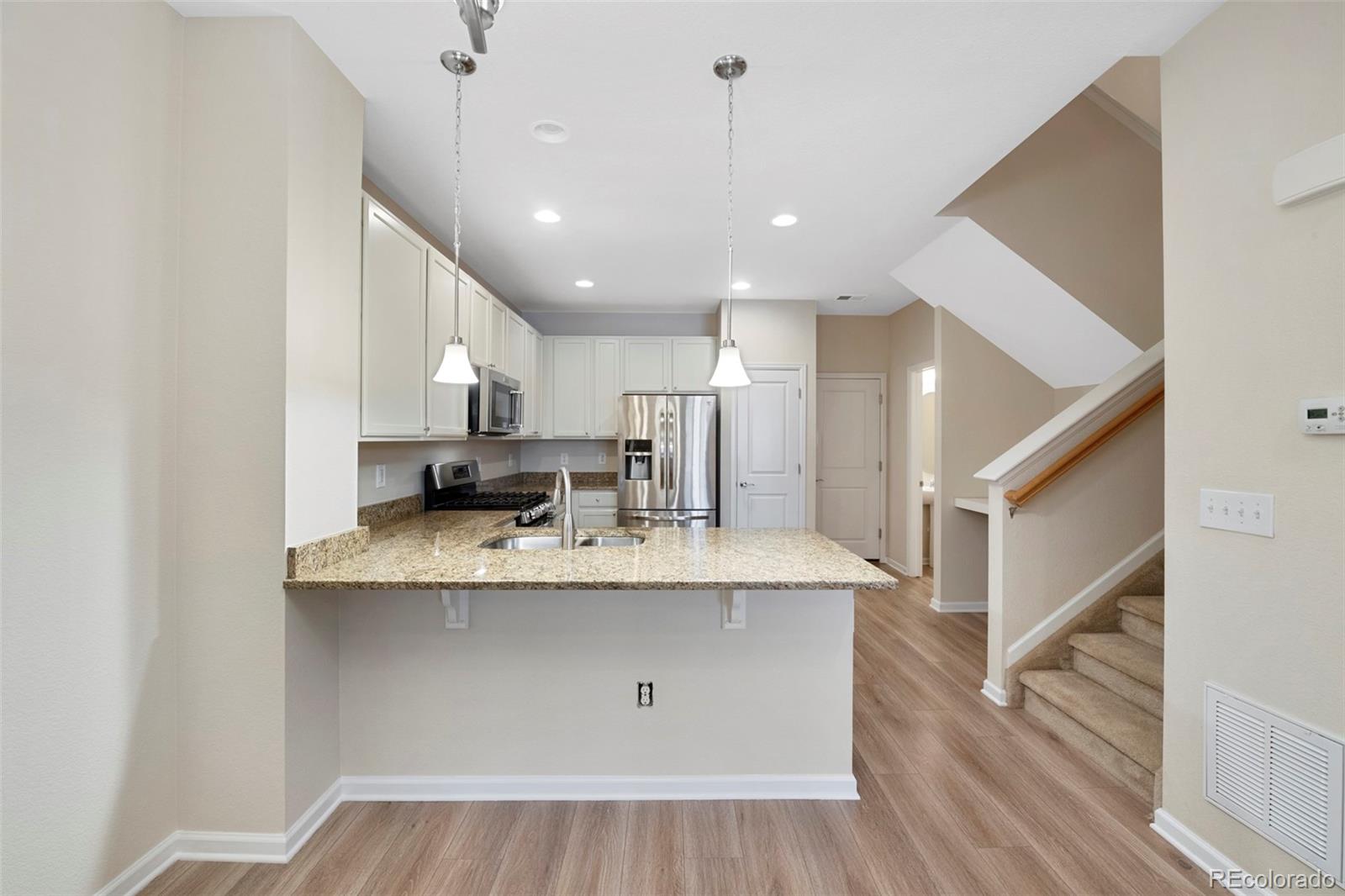 MLS Image #3 for 558 e dry creek place,littleton, Colorado