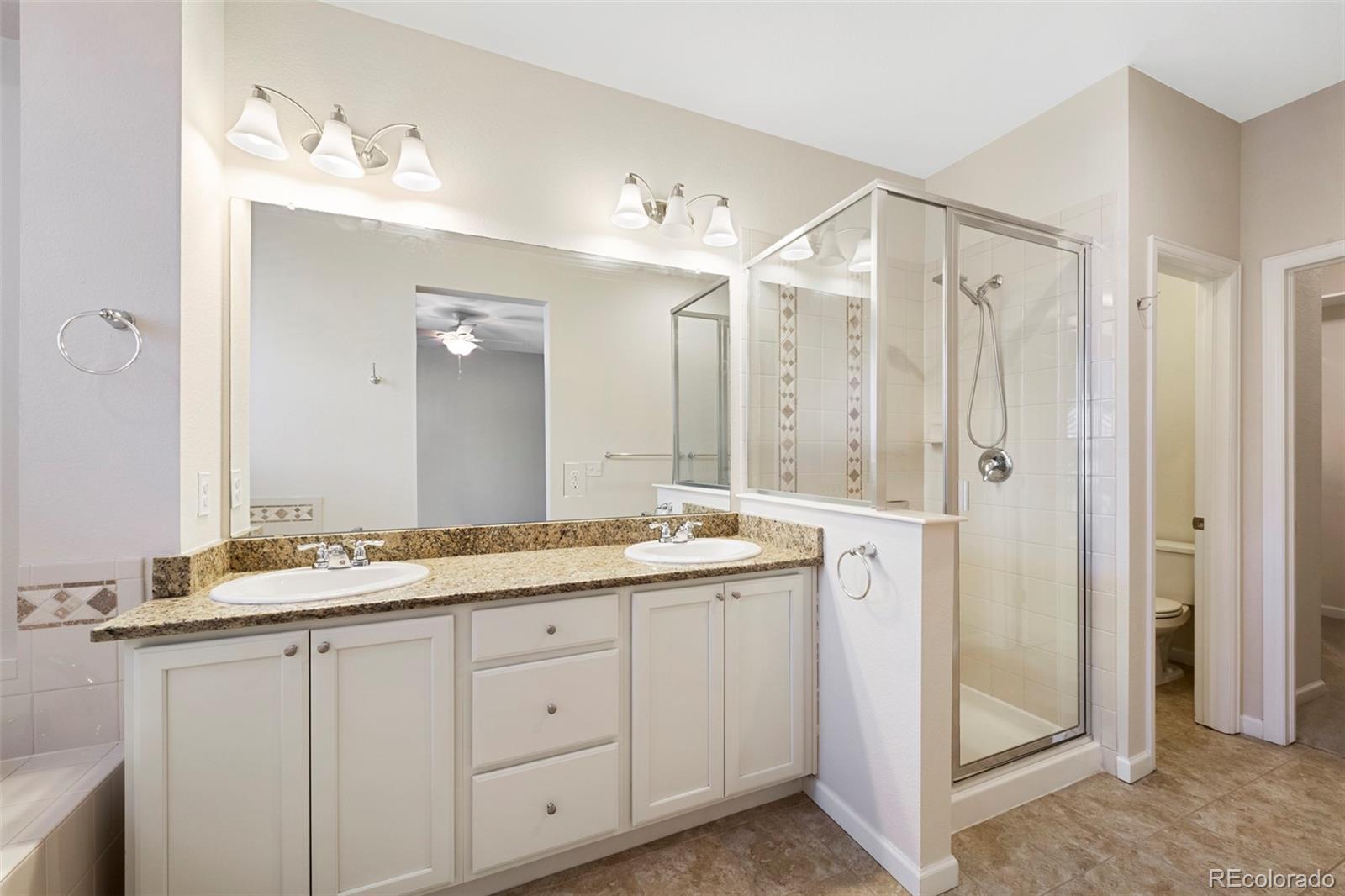 MLS Image #8 for 558 e dry creek place,littleton, Colorado