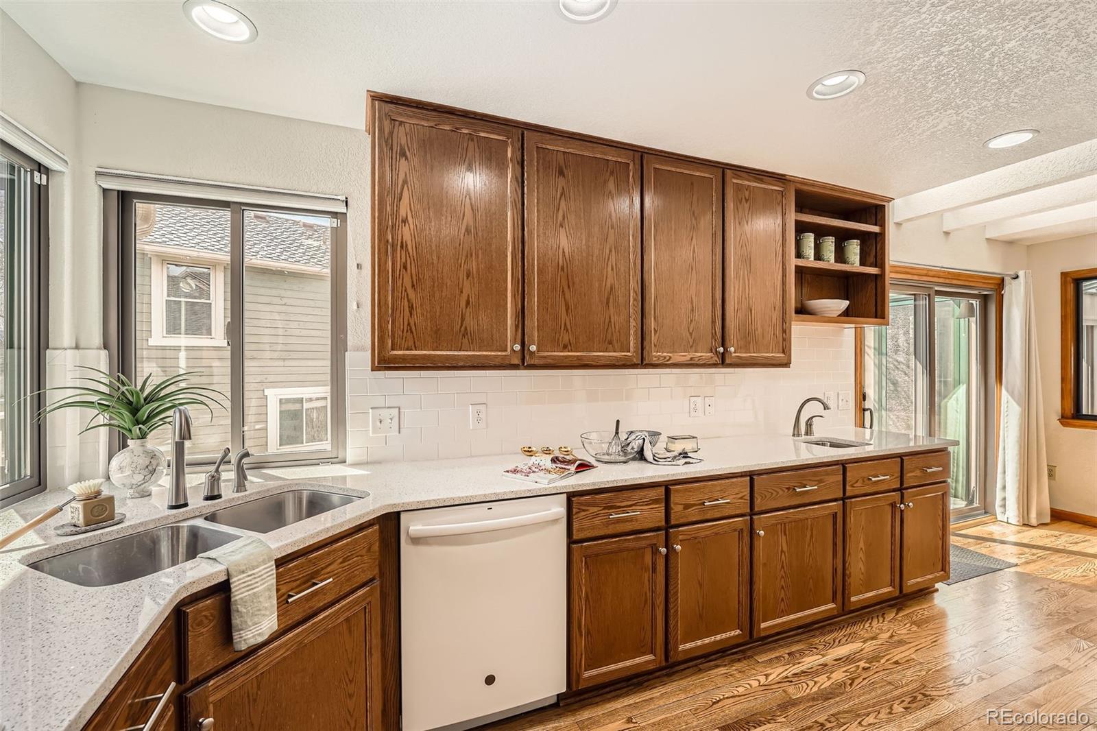 MLS Image #6 for 1408 w briarwood avenue,littleton, Colorado