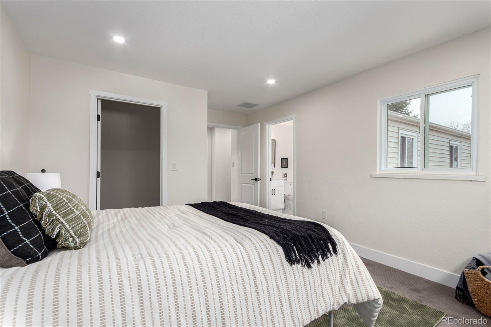 MLS Image #10 for 855  newark street,aurora, Colorado
