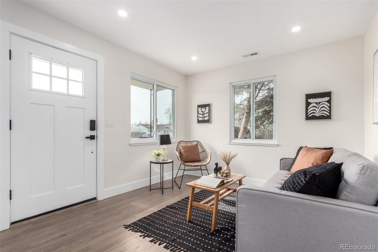 MLS Image #3 for 855  newark street,aurora, Colorado