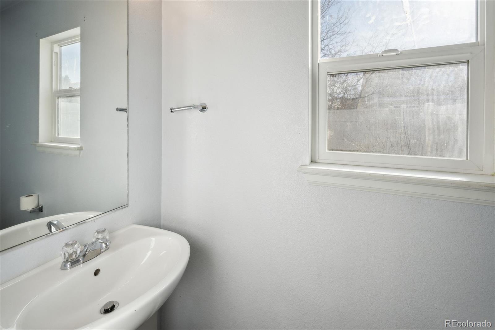 MLS Image #11 for 5202  cathay street,denver, Colorado