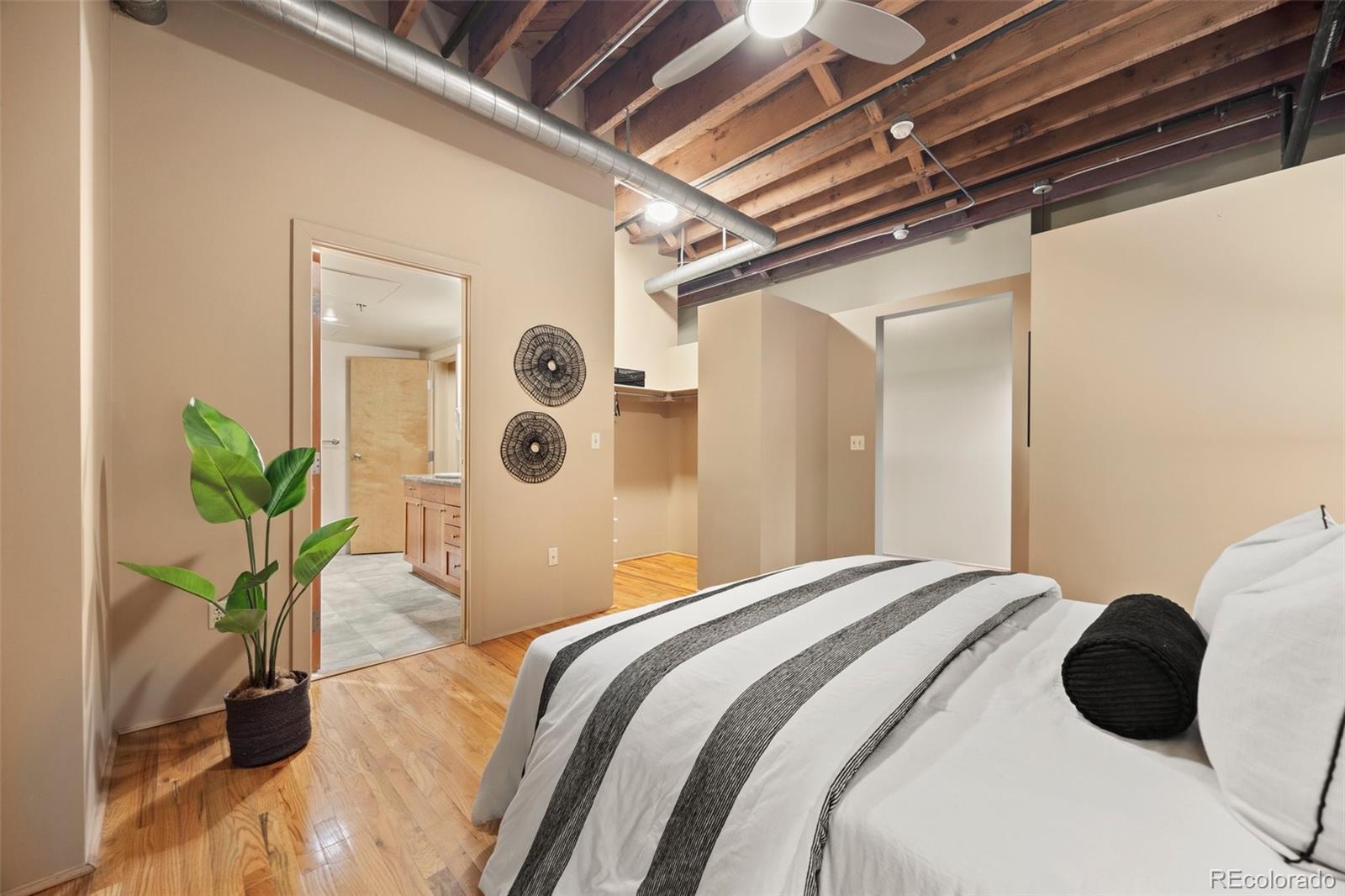 MLS Image #12 for 1800  lawrence street,denver, Colorado