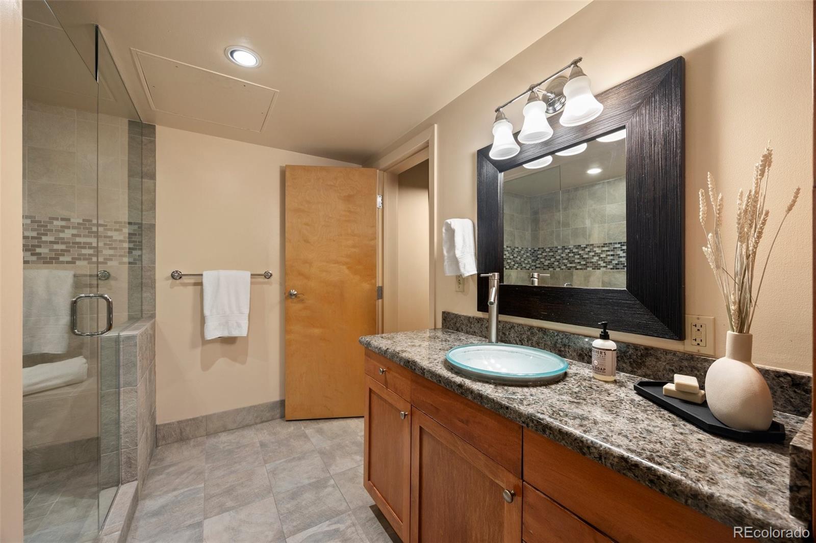 MLS Image #14 for 1800  lawrence street,denver, Colorado