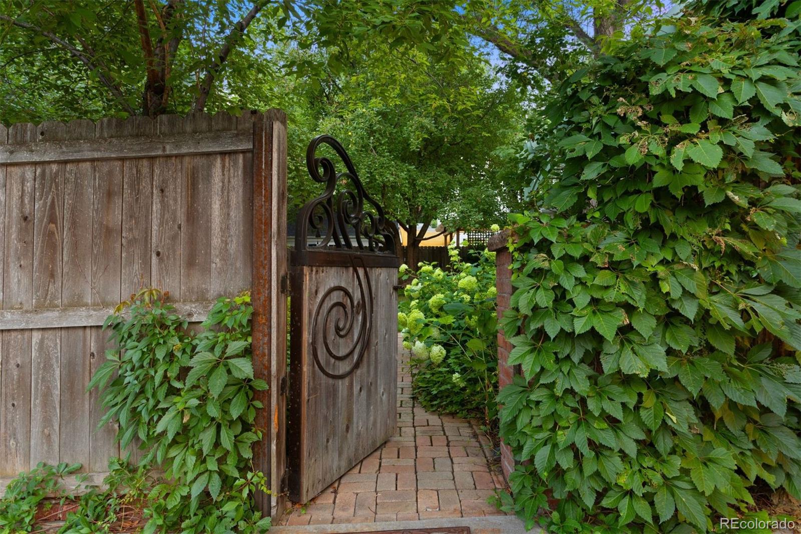 MLS Image #36 for 1960  hudson street,denver, Colorado