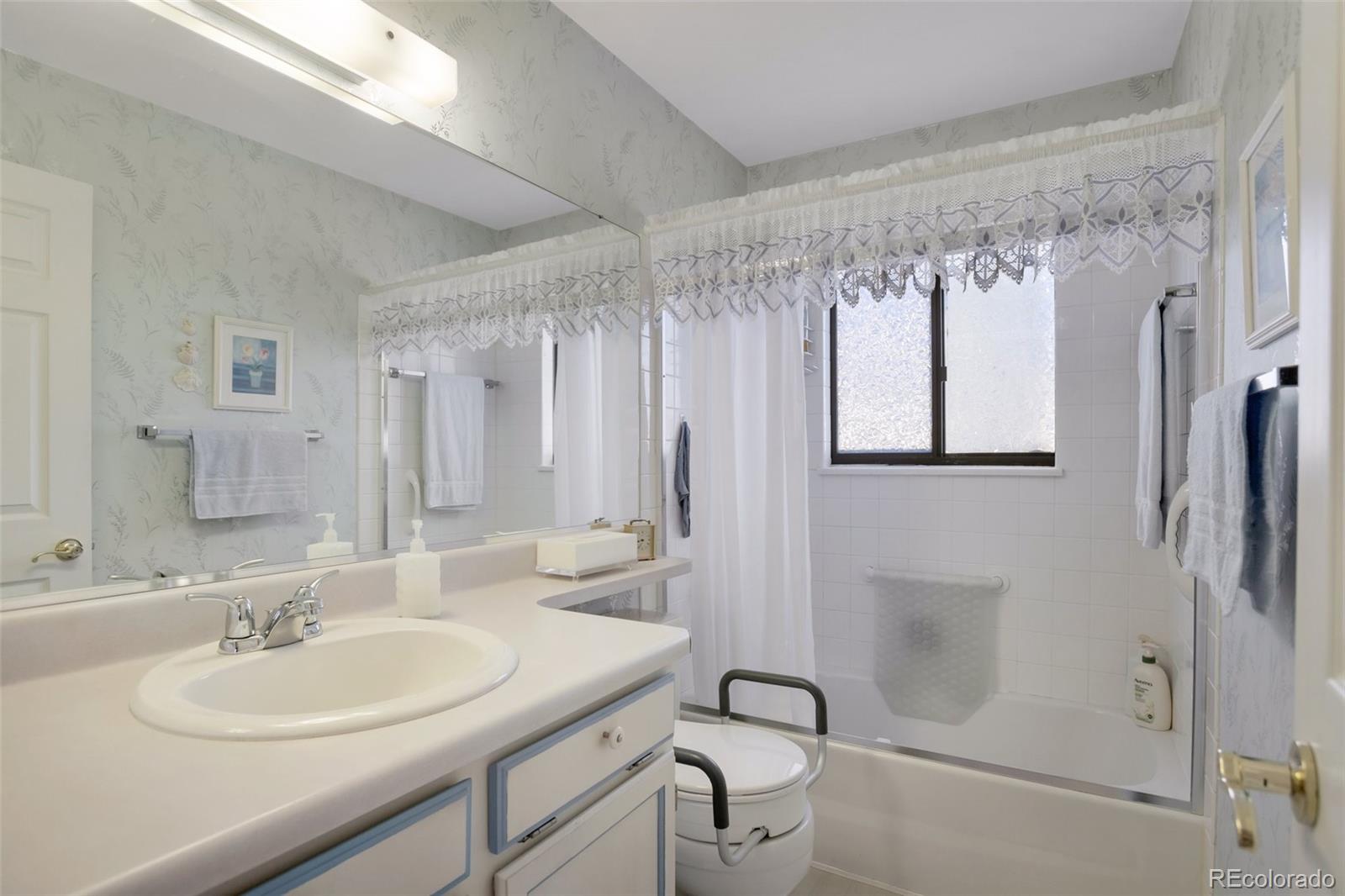 MLS Image #12 for 17671 e eastman place,aurora, Colorado