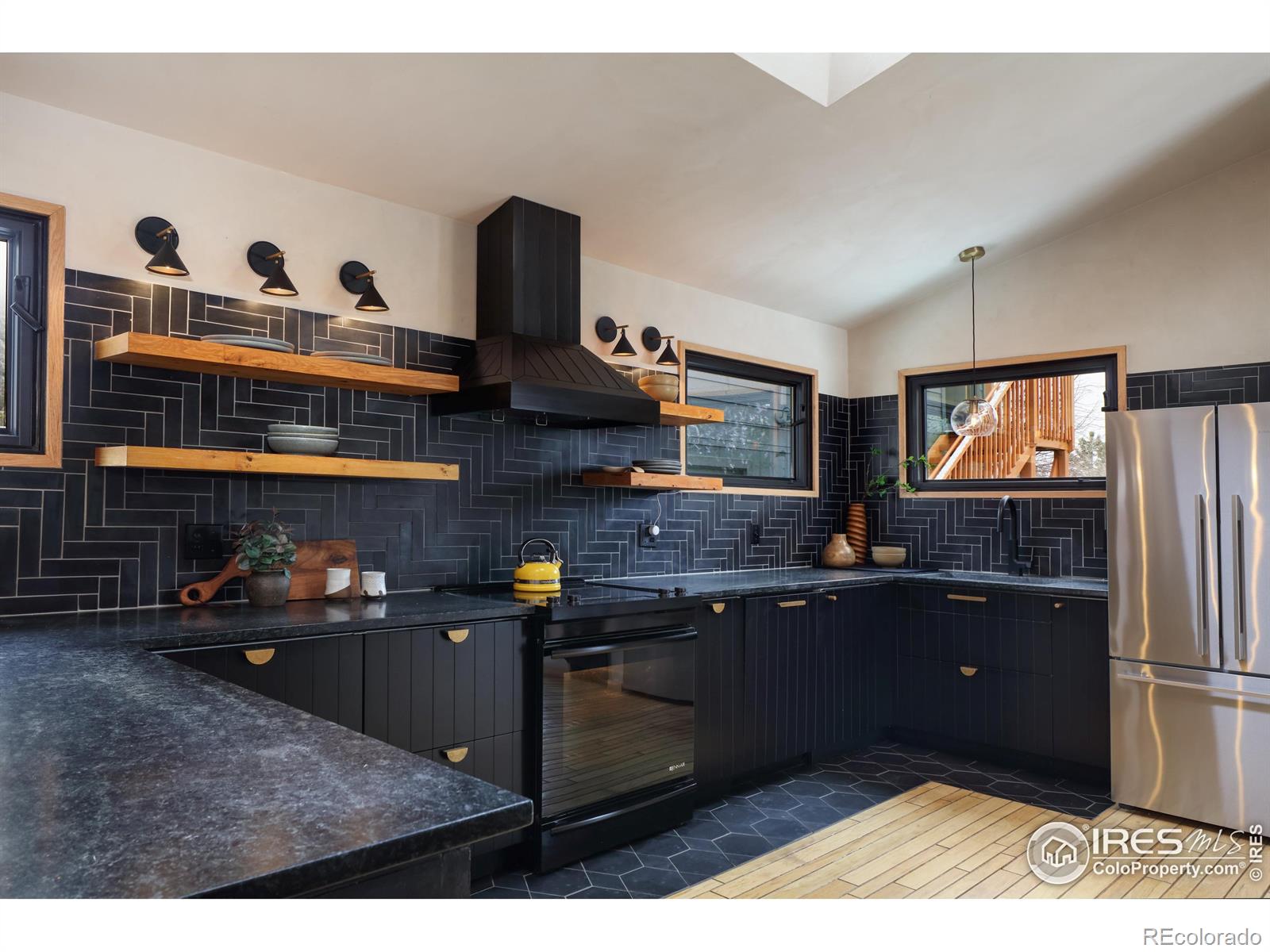 MLS Image #2 for 57  makah lane,lyons, Colorado