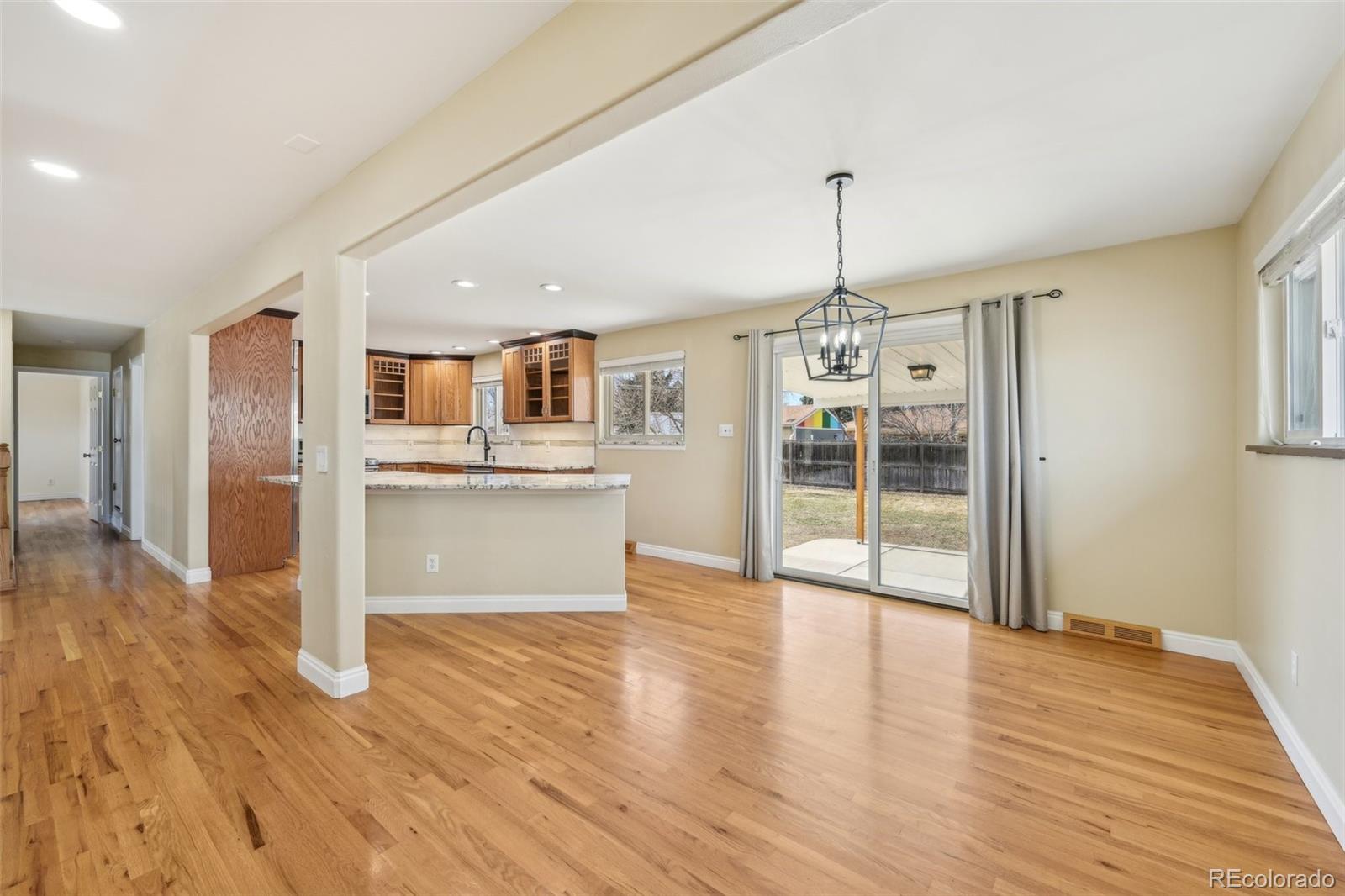 MLS Image #10 for 3293 s florence court,denver, Colorado