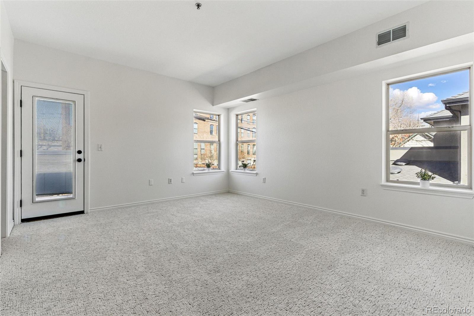 MLS Image #15 for 2901  wyandot street 18,denver, Colorado