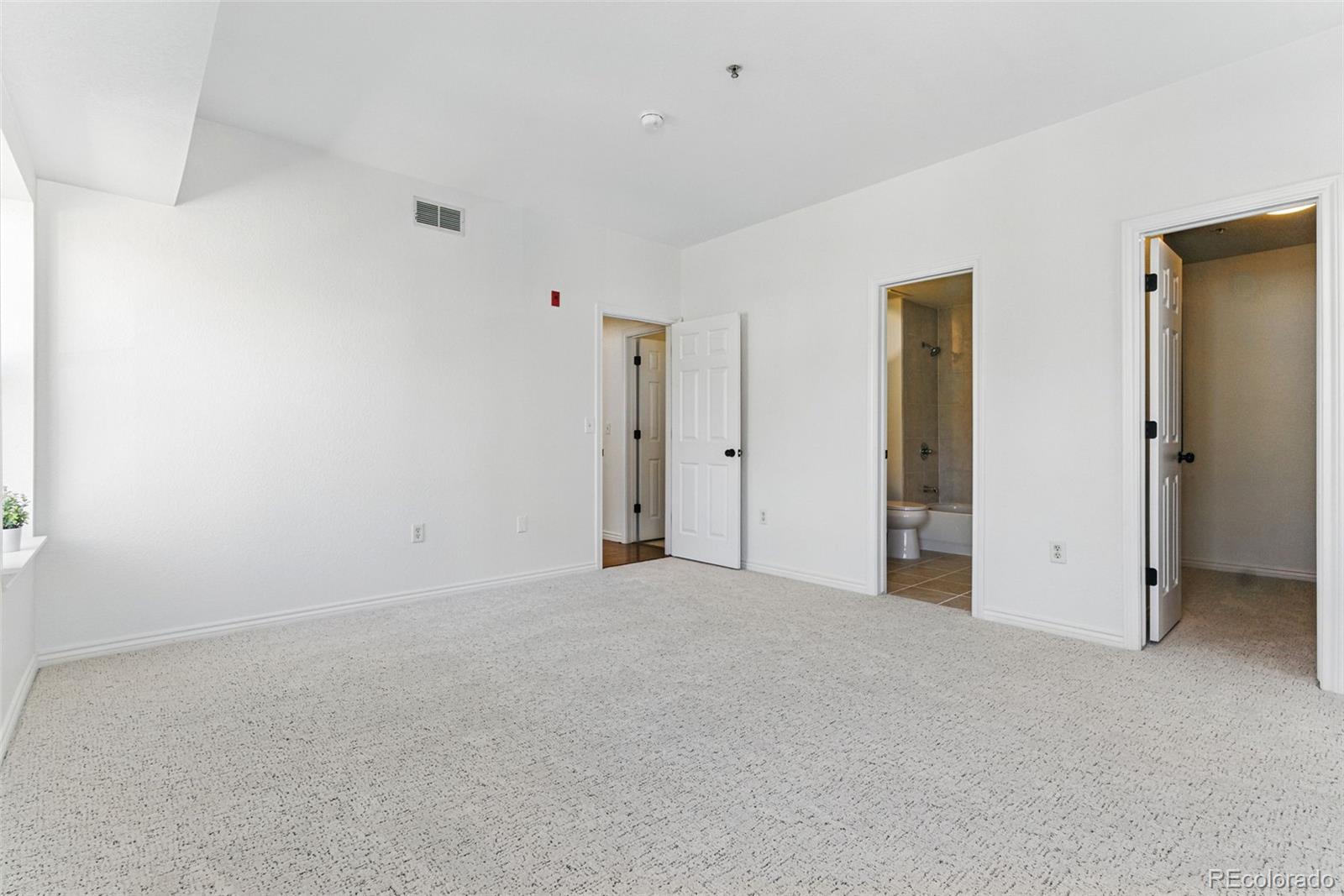 MLS Image #17 for 2901  wyandot street 18,denver, Colorado
