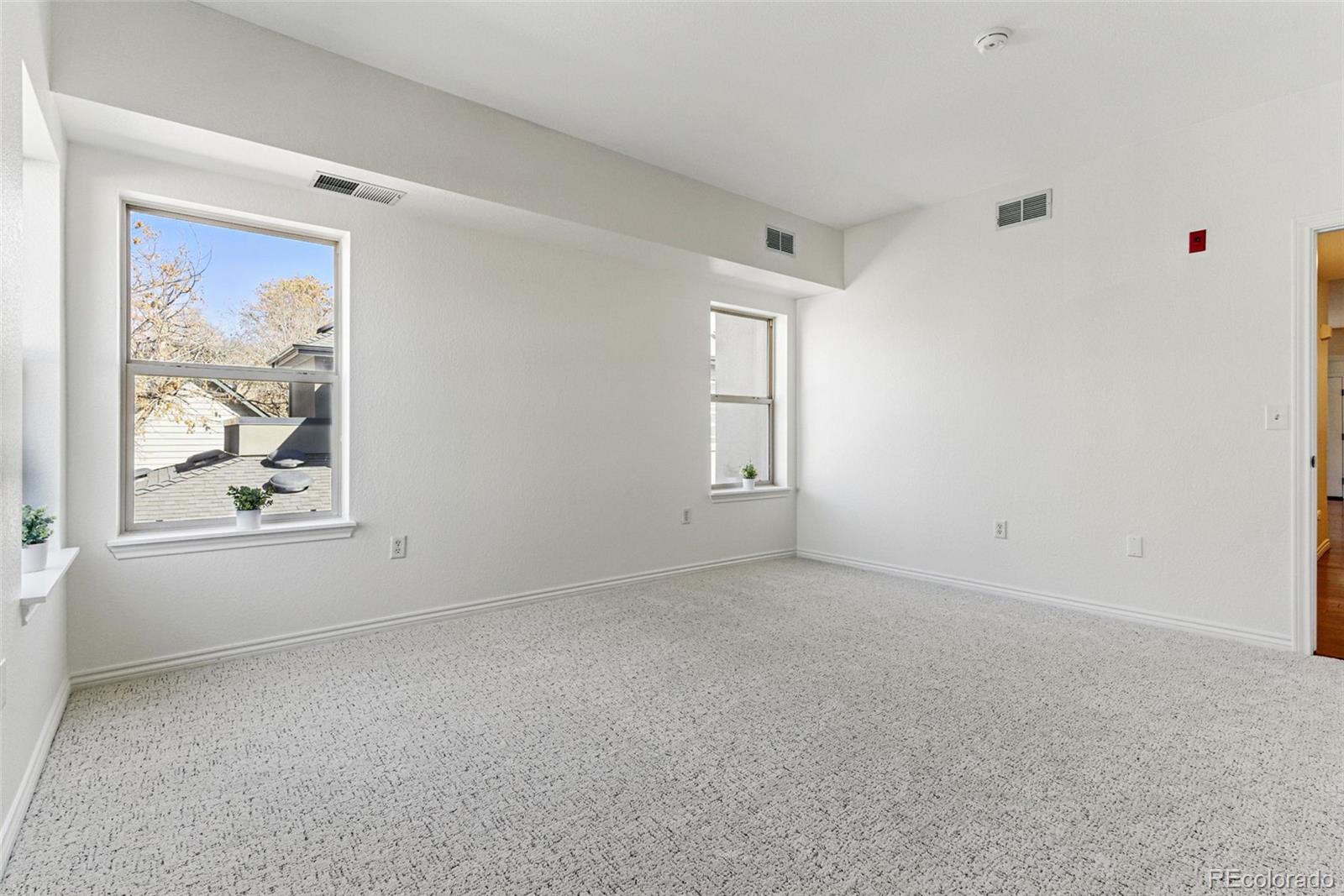 MLS Image #18 for 2901  wyandot street 18,denver, Colorado