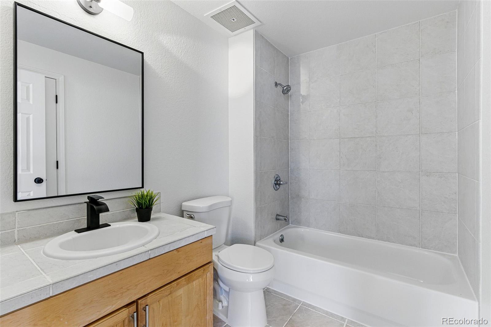 MLS Image #20 for 2901  wyandot street 18,denver, Colorado