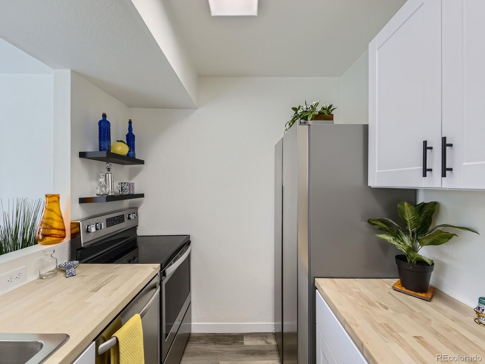 MLS Image #2 for 12172 e kepner place,aurora, Colorado