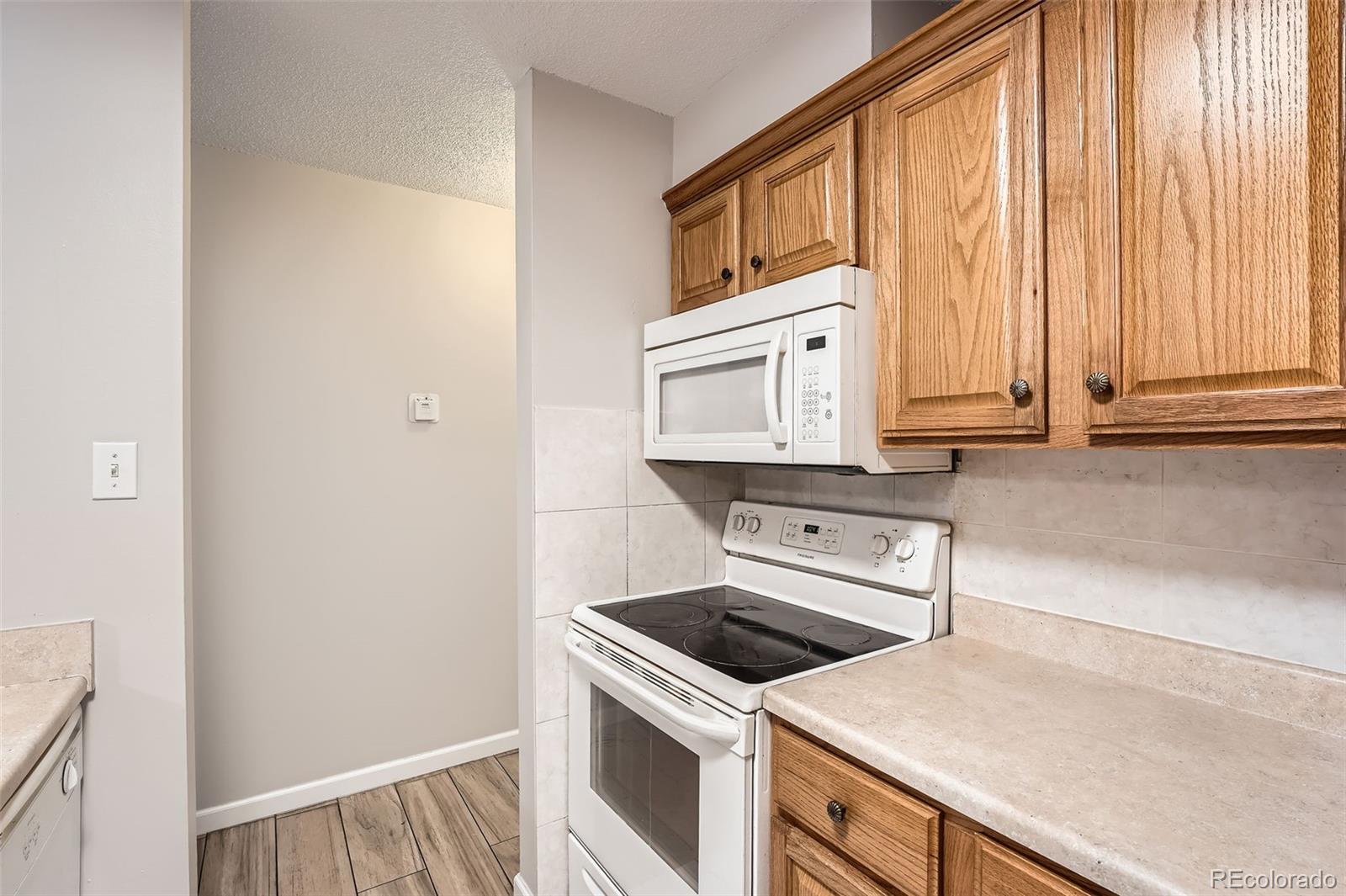 MLS Image #4 for 2231 s vaughn way,aurora, Colorado