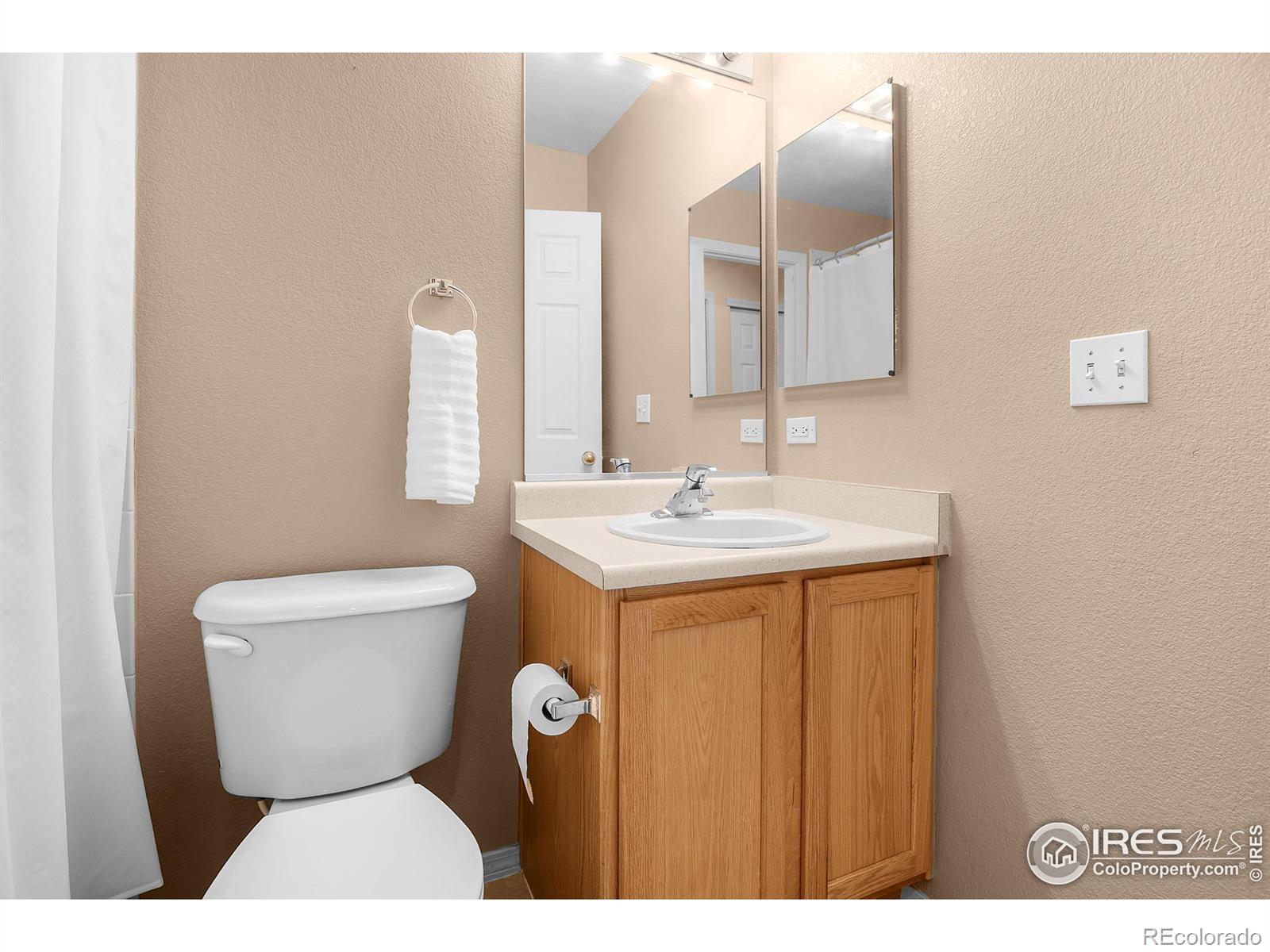 MLS Image #17 for 2122  blue wing drive,johnstown, Colorado