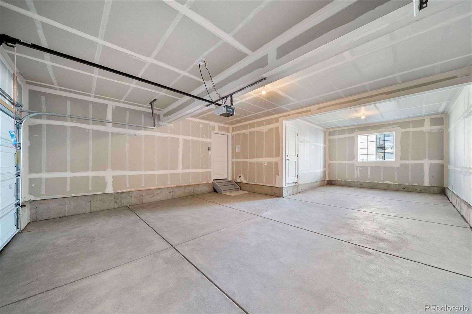 MLS Image #35 for 22072 e 38th place,aurora, Colorado