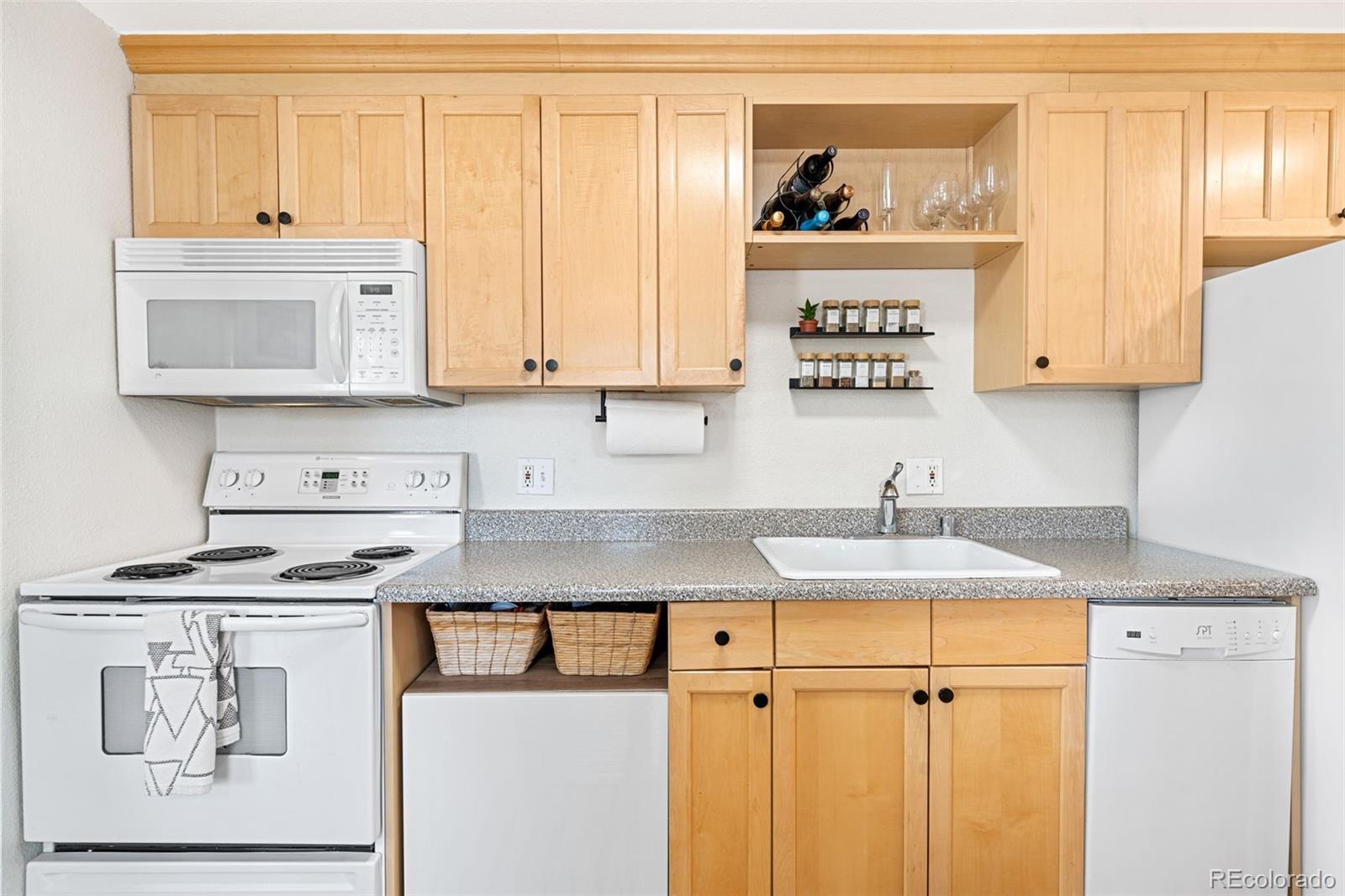 MLS Image #7 for 148 s emerson street,denver, Colorado