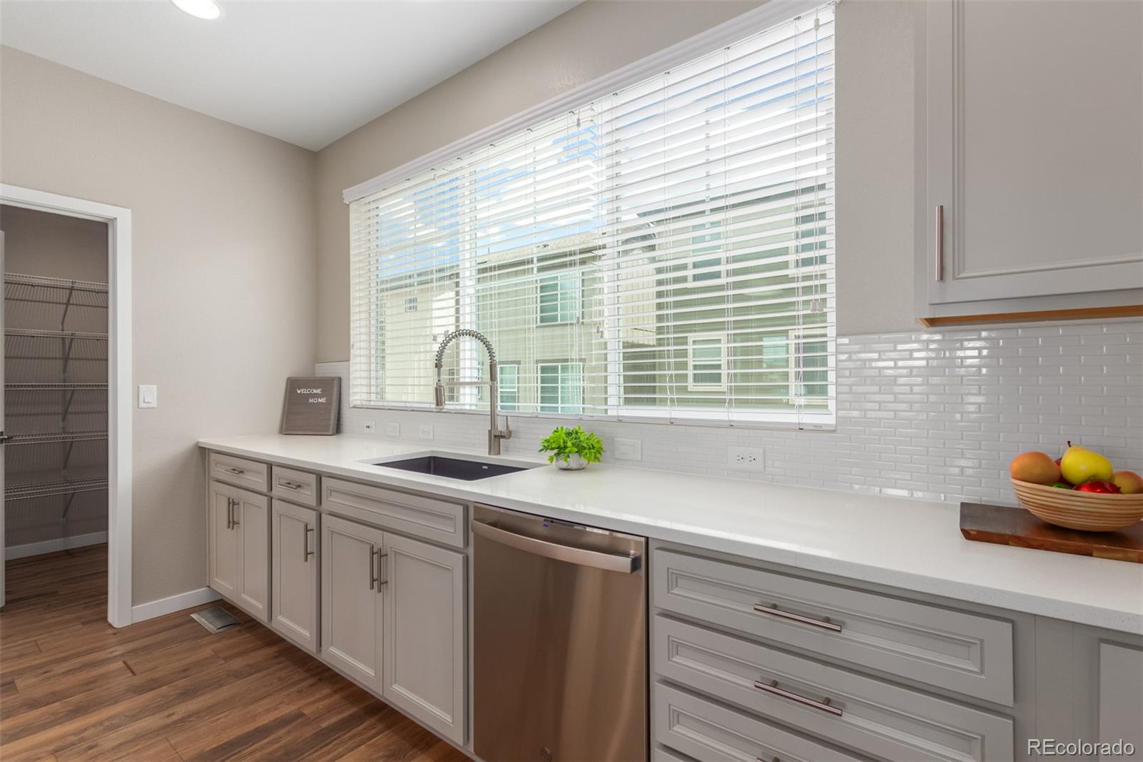 MLS Image #18 for 8953  southurst street,littleton, Colorado