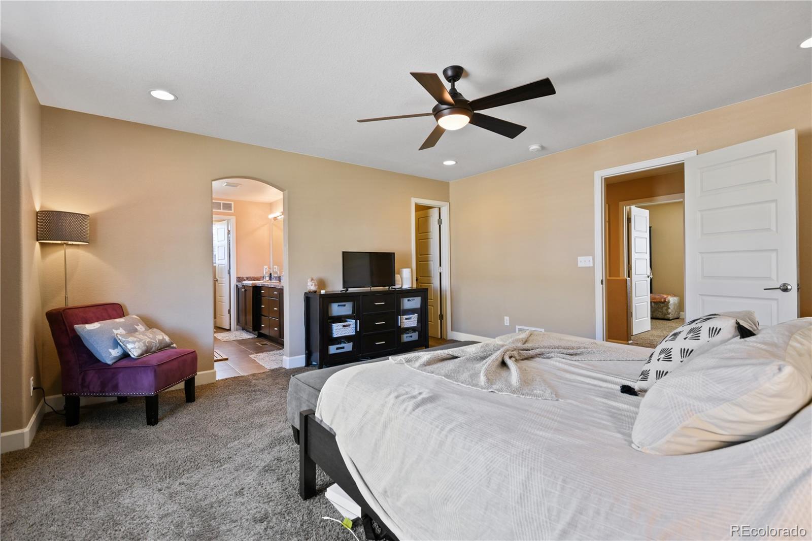 MLS Image #17 for 21088  randolph place,denver, Colorado
