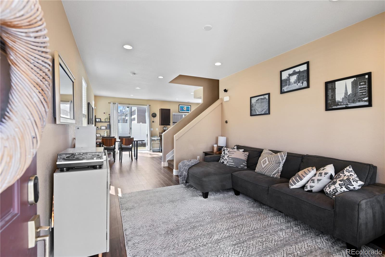 MLS Image #4 for 21088  randolph place,denver, Colorado