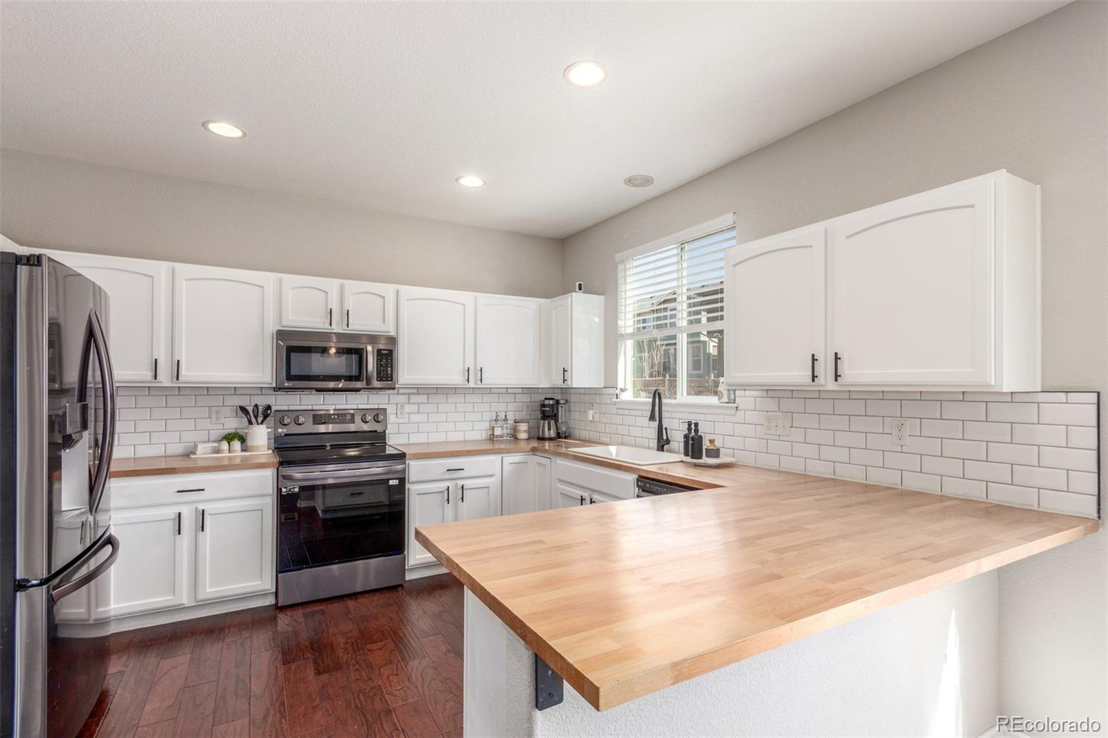 MLS Image #6 for 10438  olathe way,commerce city, Colorado