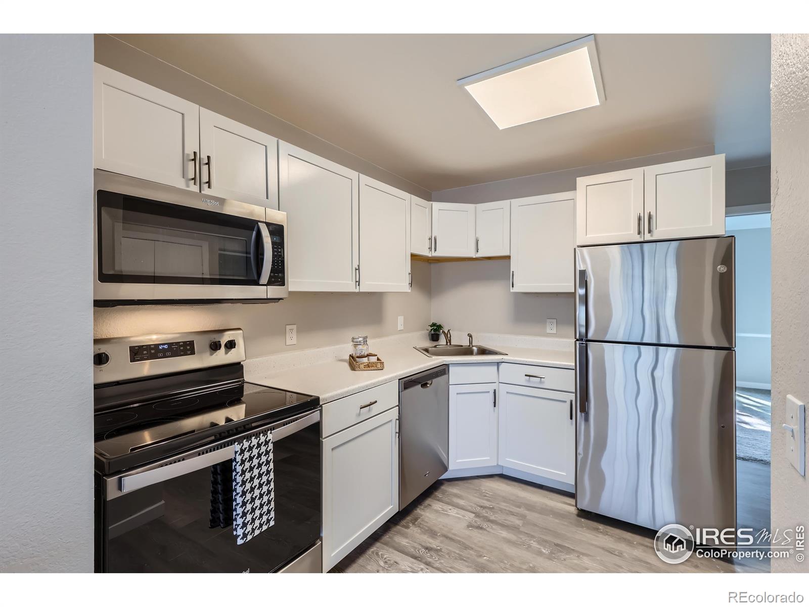 MLS Image #8 for 185 s sable boulevard,aurora, Colorado