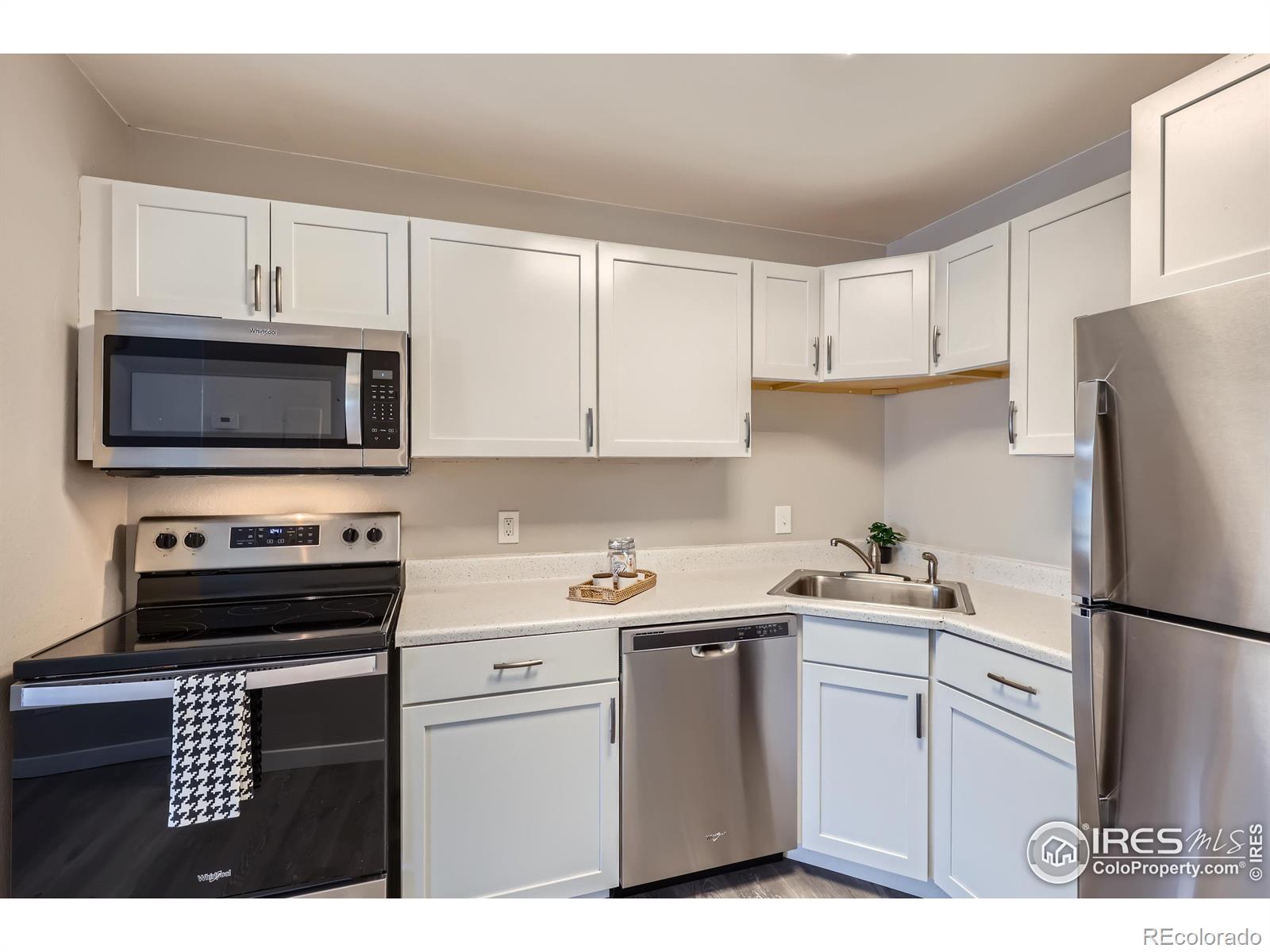 MLS Image #9 for 185 s sable boulevard,aurora, Colorado