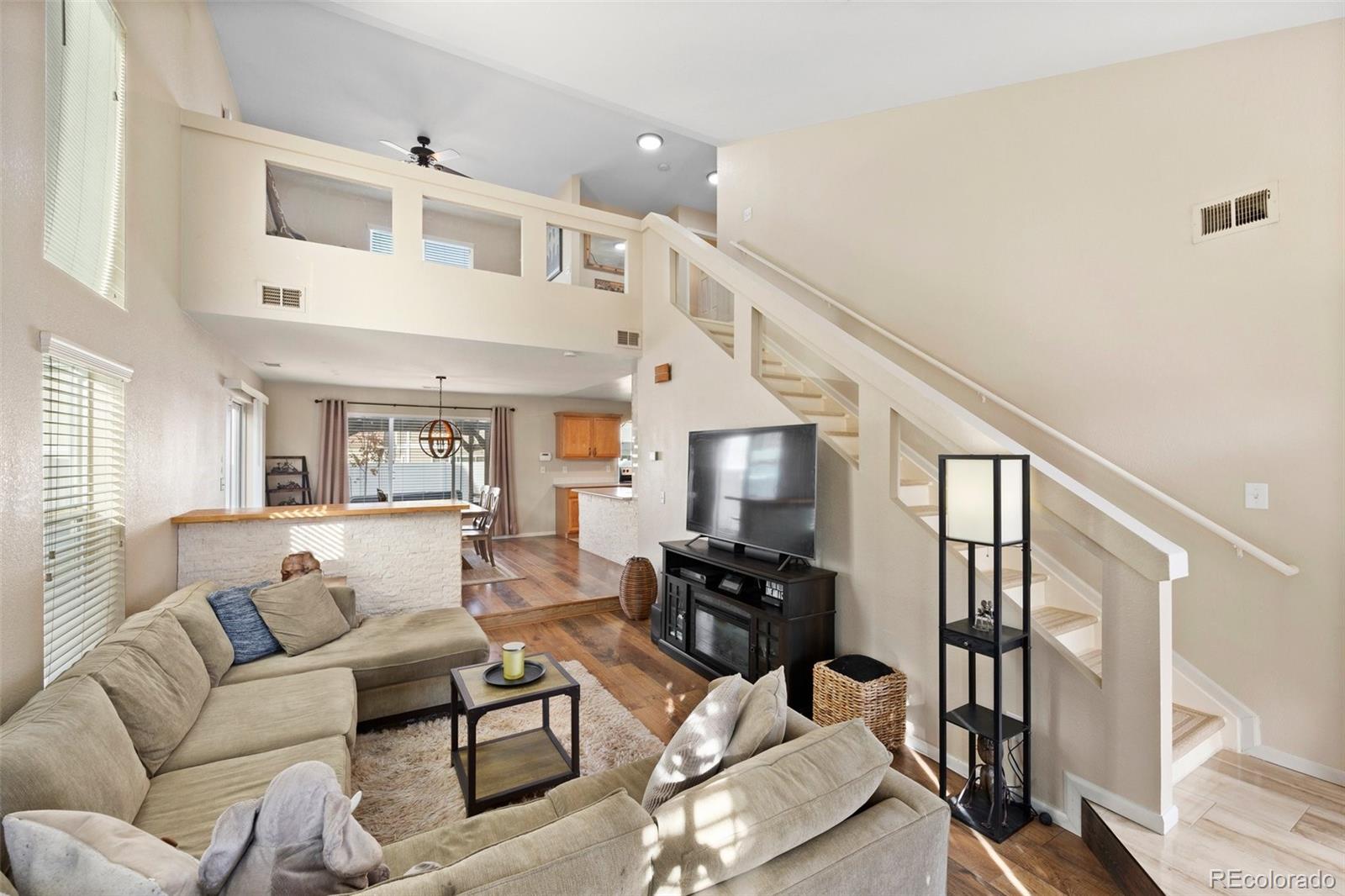MLS Image #5 for 5017  ceylon street,denver, Colorado