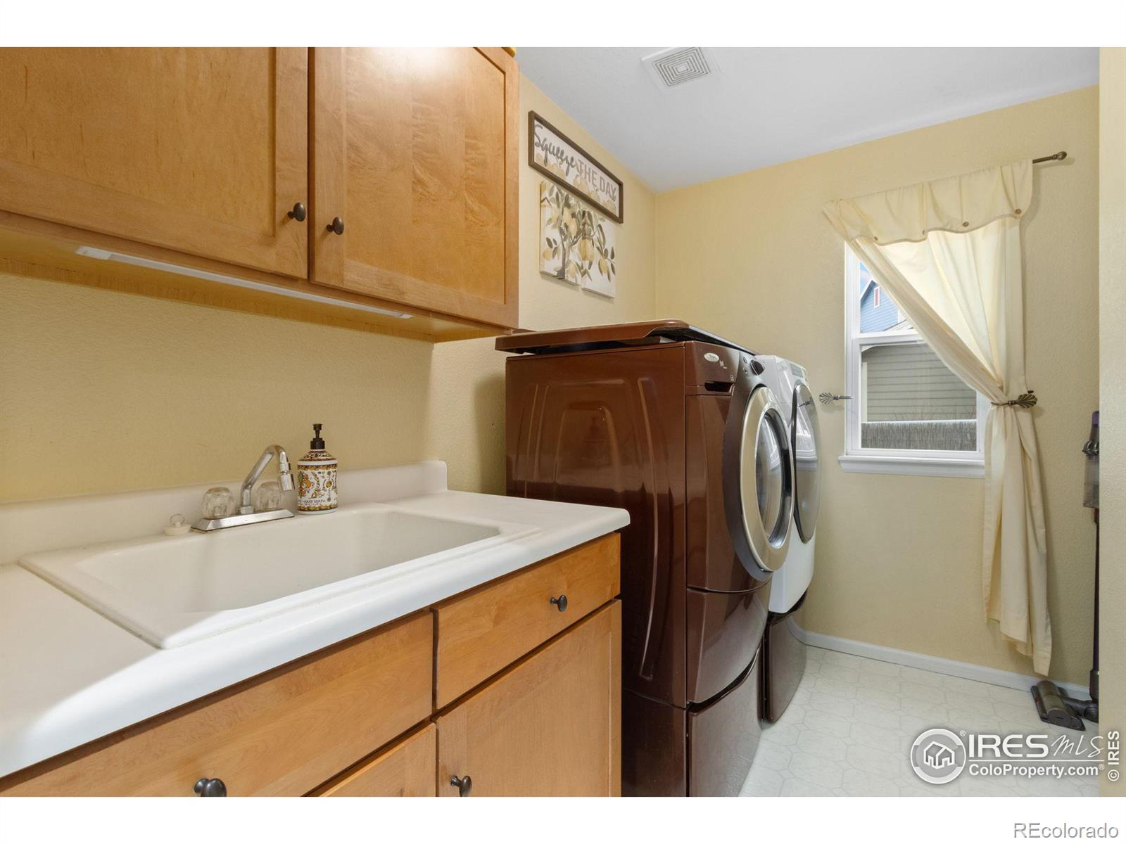 MLS Image #12 for 128  rock bridge court,windsor, Colorado