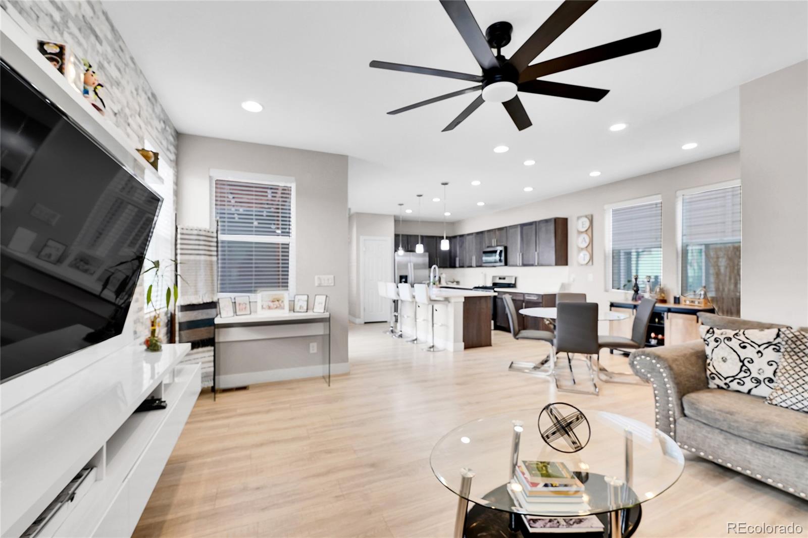 MLS Image #8 for 4781 n kittredge street,denver, Colorado