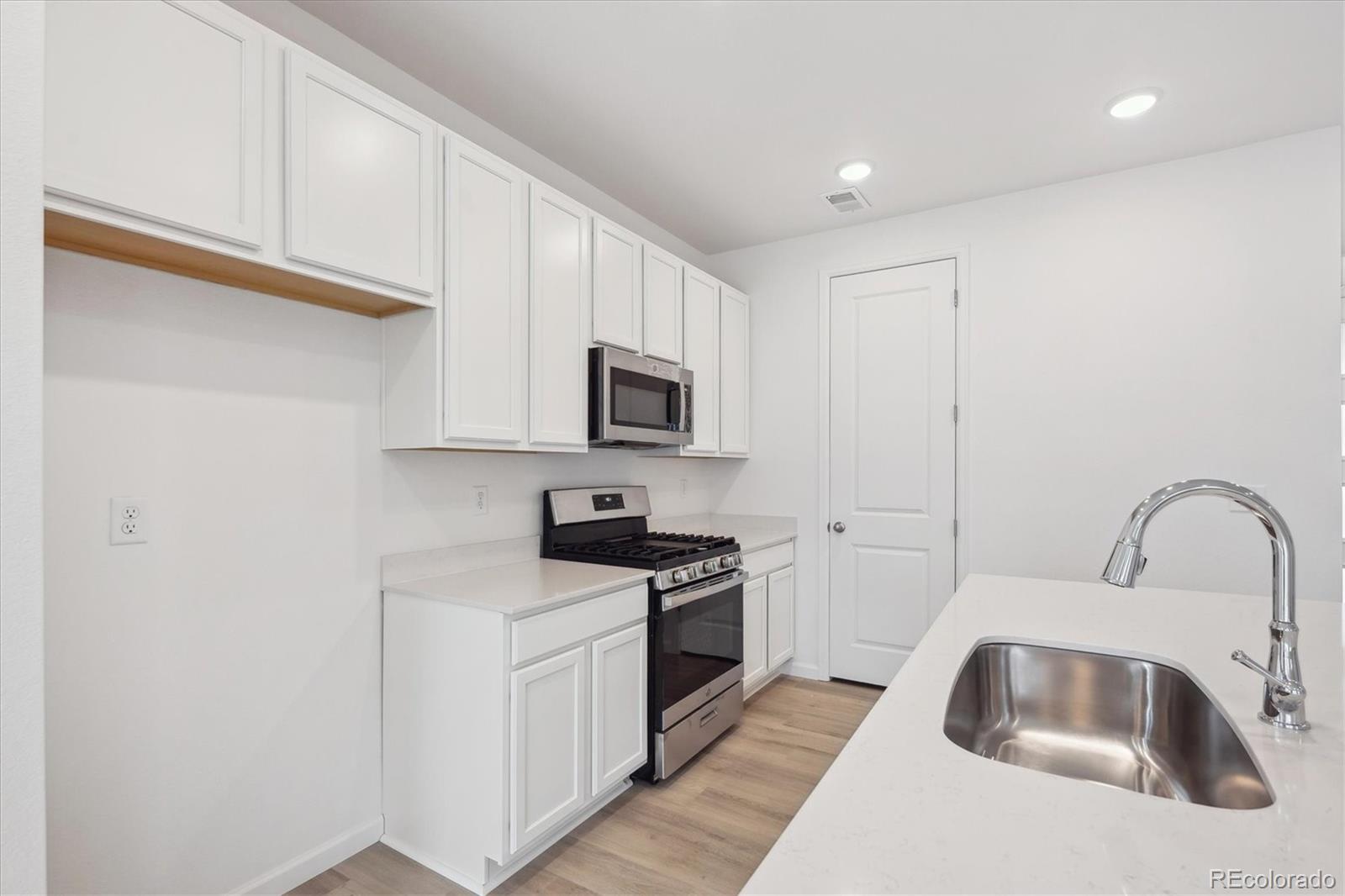 MLS Image #4 for 1362  rock cliff avenue,erie, Colorado