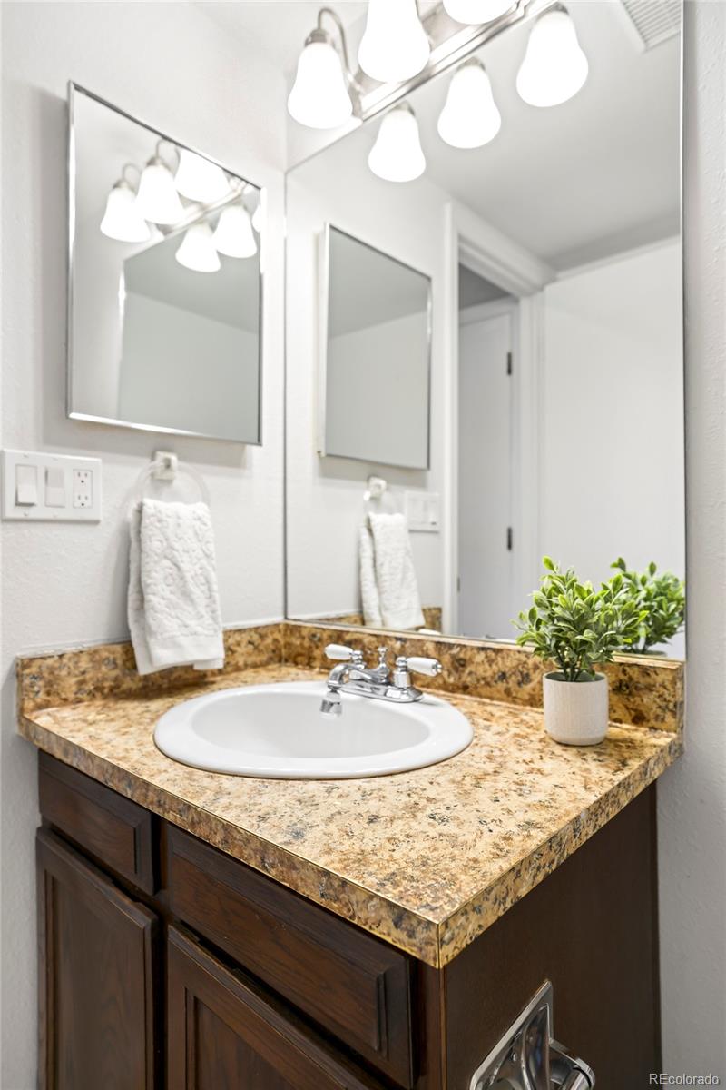 MLS Image #11 for 6156 w jefferson avenue,denver, Colorado