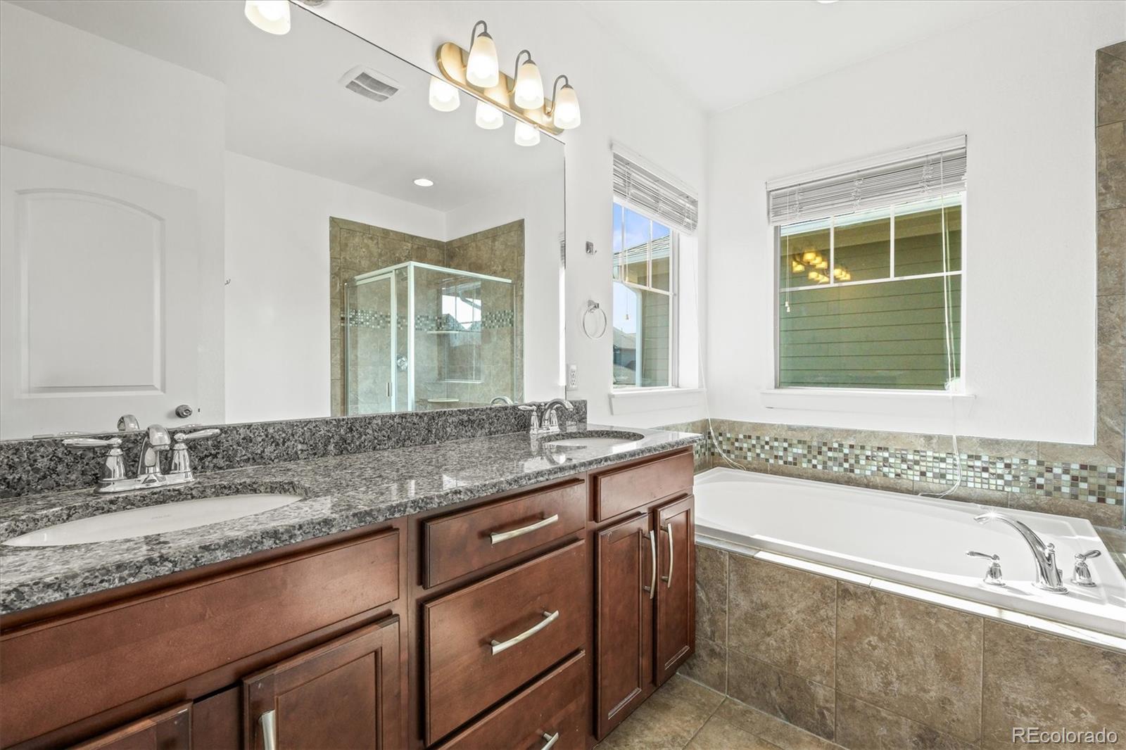 MLS Image #15 for 5074  yosemite court,denver, Colorado