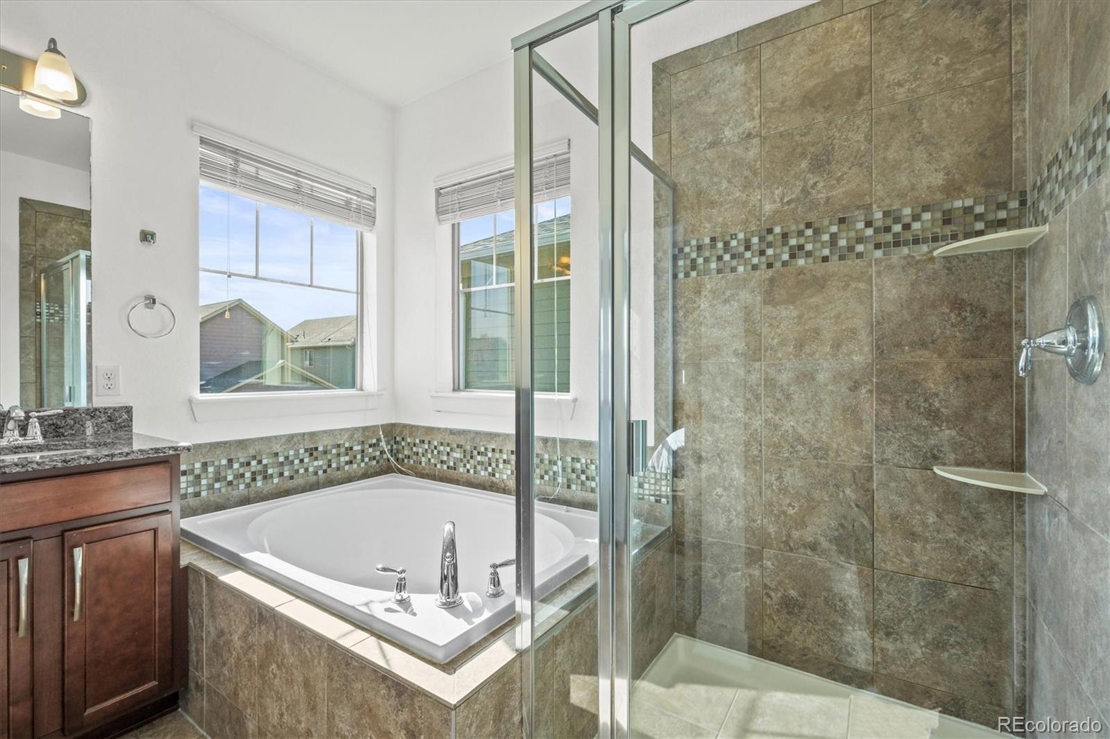 MLS Image #16 for 5074  yosemite court,denver, Colorado