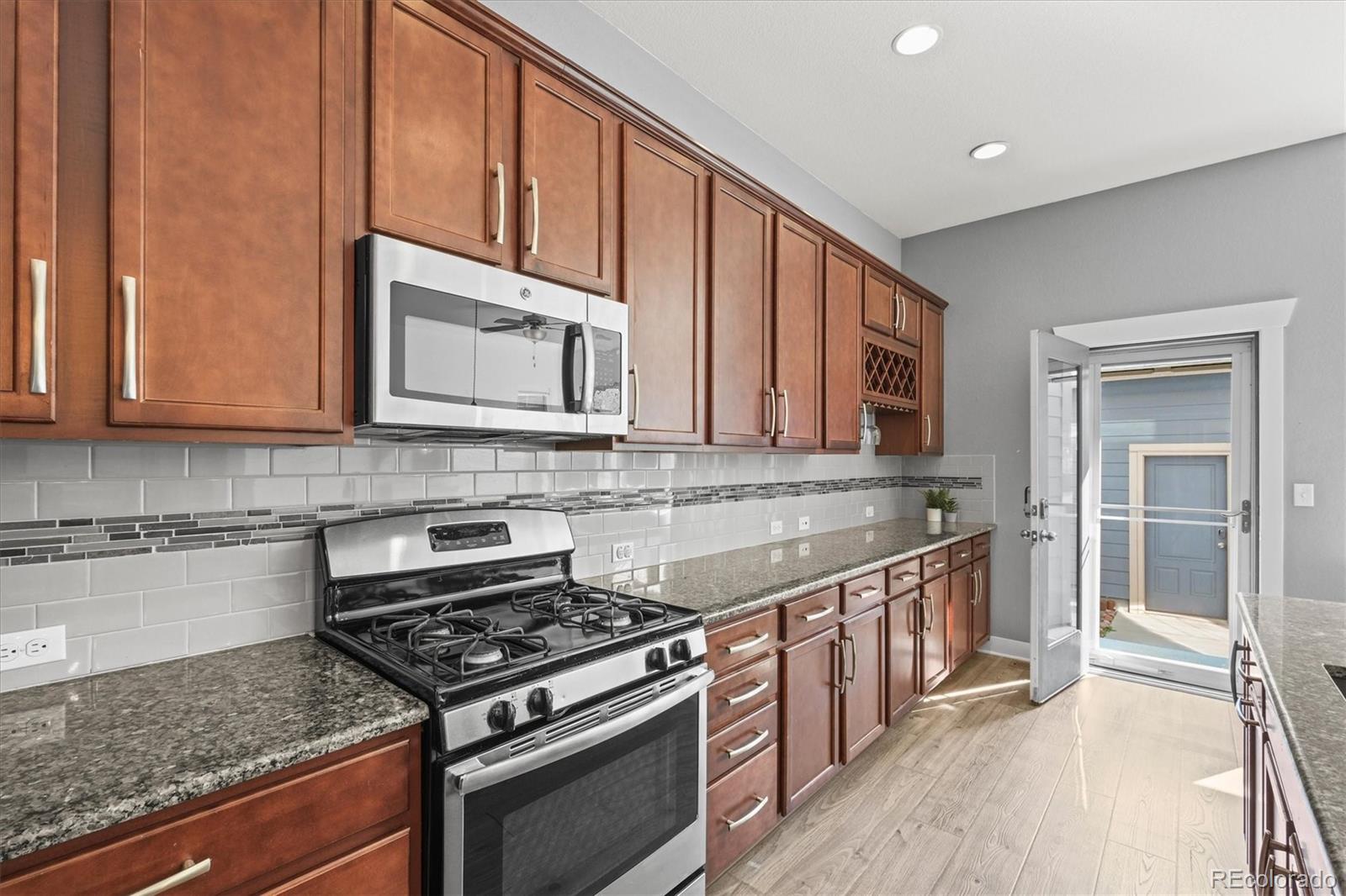 MLS Image #8 for 5074  yosemite court,denver, Colorado