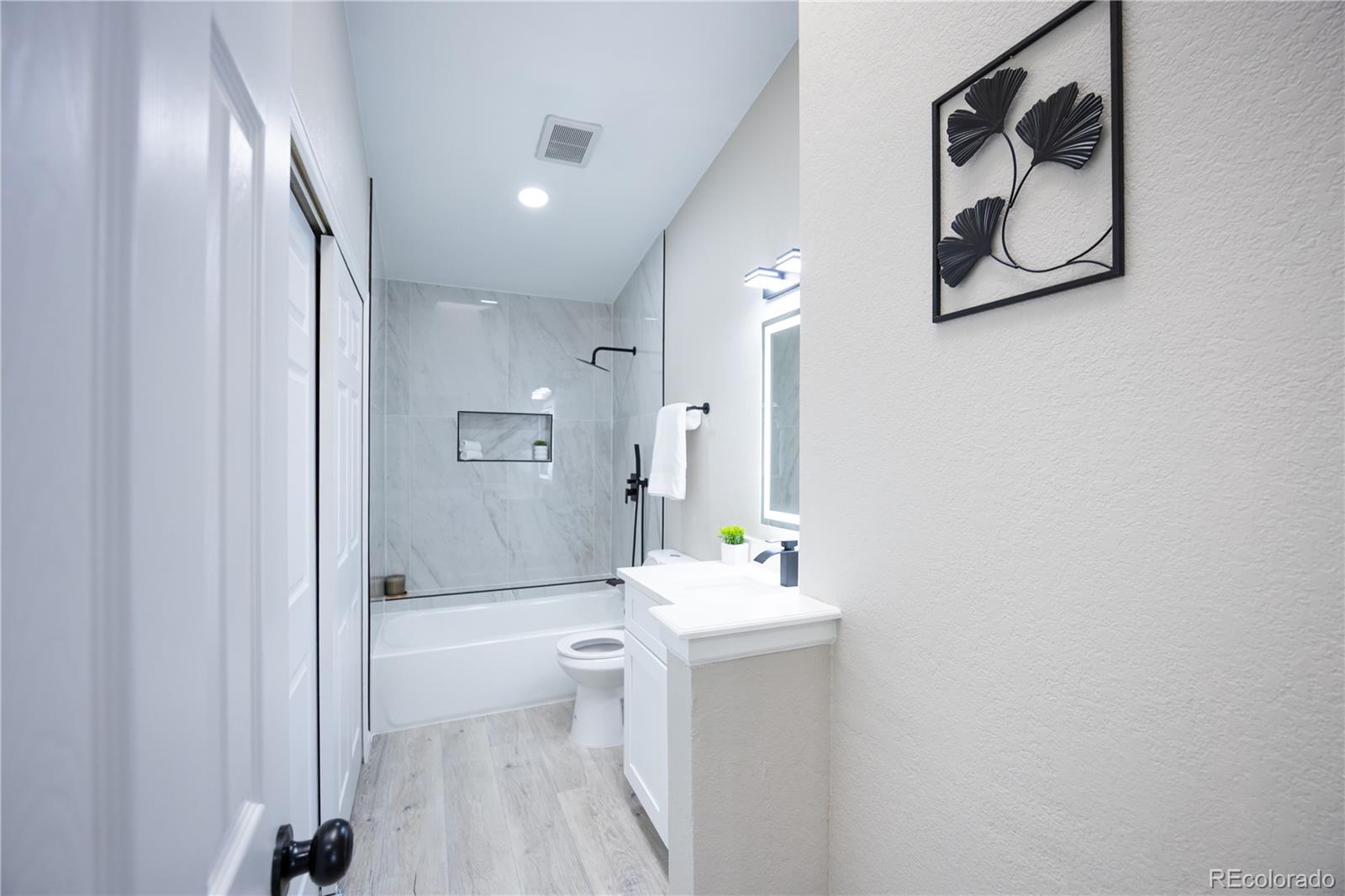 MLS Image #14 for 1075 s garrison street 201,lakewood, Colorado
